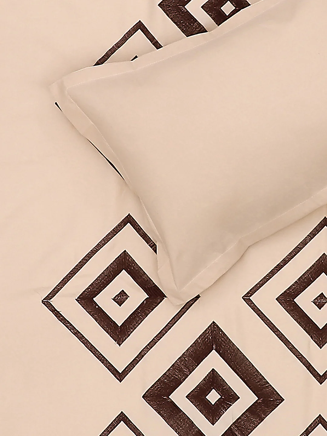 115 GSM Polyester Double Bed Bedsheet with 2 Pillow Covers - Updated - Updated - Image 6