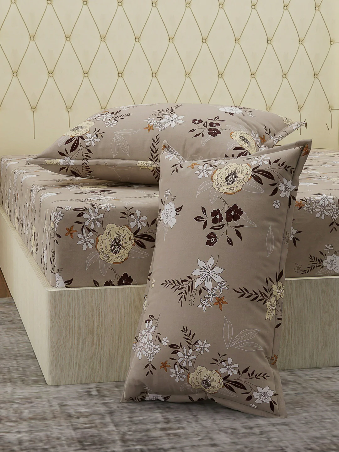 120 GSM Polyester Double Bed Bedsheet with 2 Pillow Covers Clara Collection - Image 5