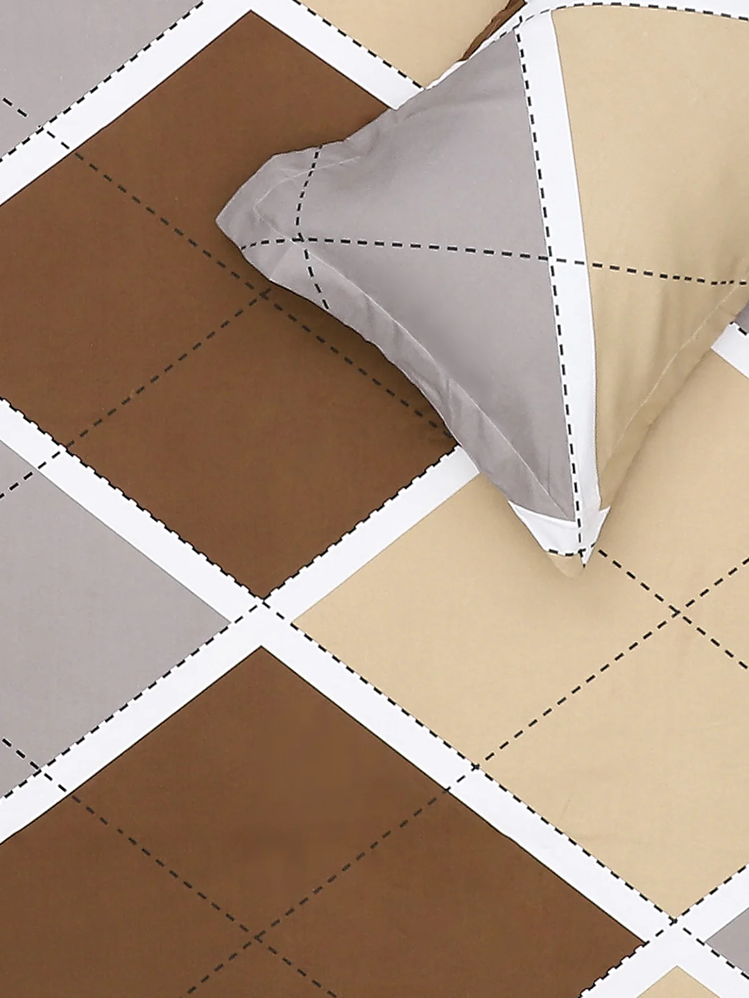 130 GSM Polyester Double Bed Bedsheet with 2 Pillow Covers - Image 6