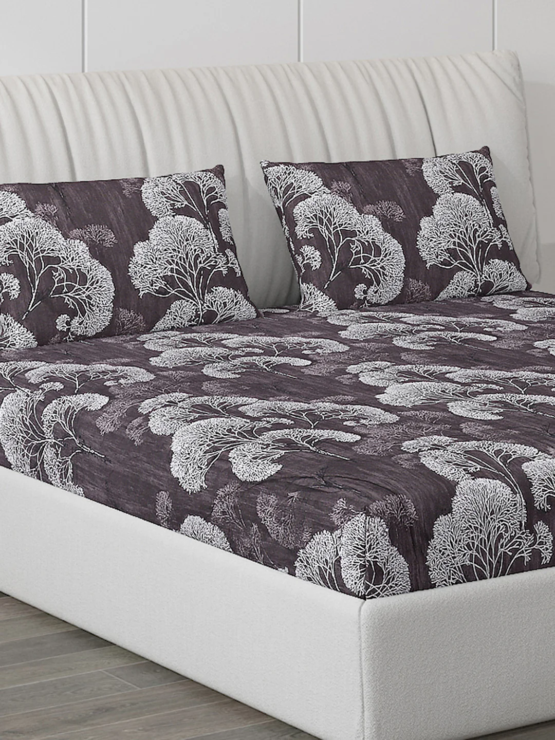 130 GSM Polyester Double Bed Bedsheet with 2 Pillow Covers - Image 5