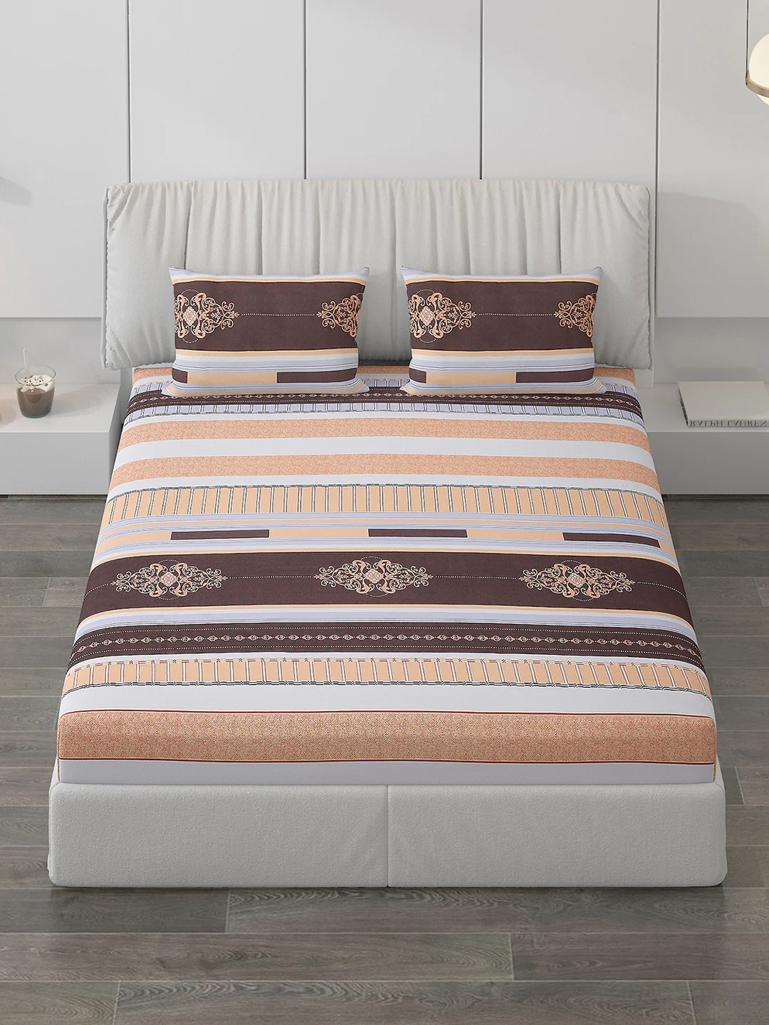 130 GSM Polyester Double Bed Bedsheet with 2 Pillow Covers - Image 2