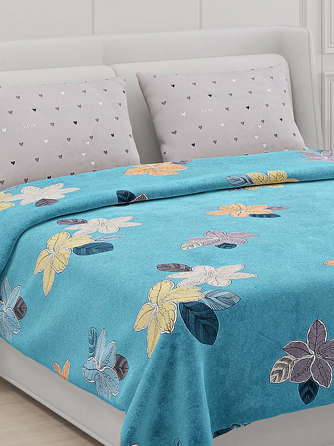 130 GSM Polyester Double Bed Bedsheet with 2 Pillow Covers - Image 5