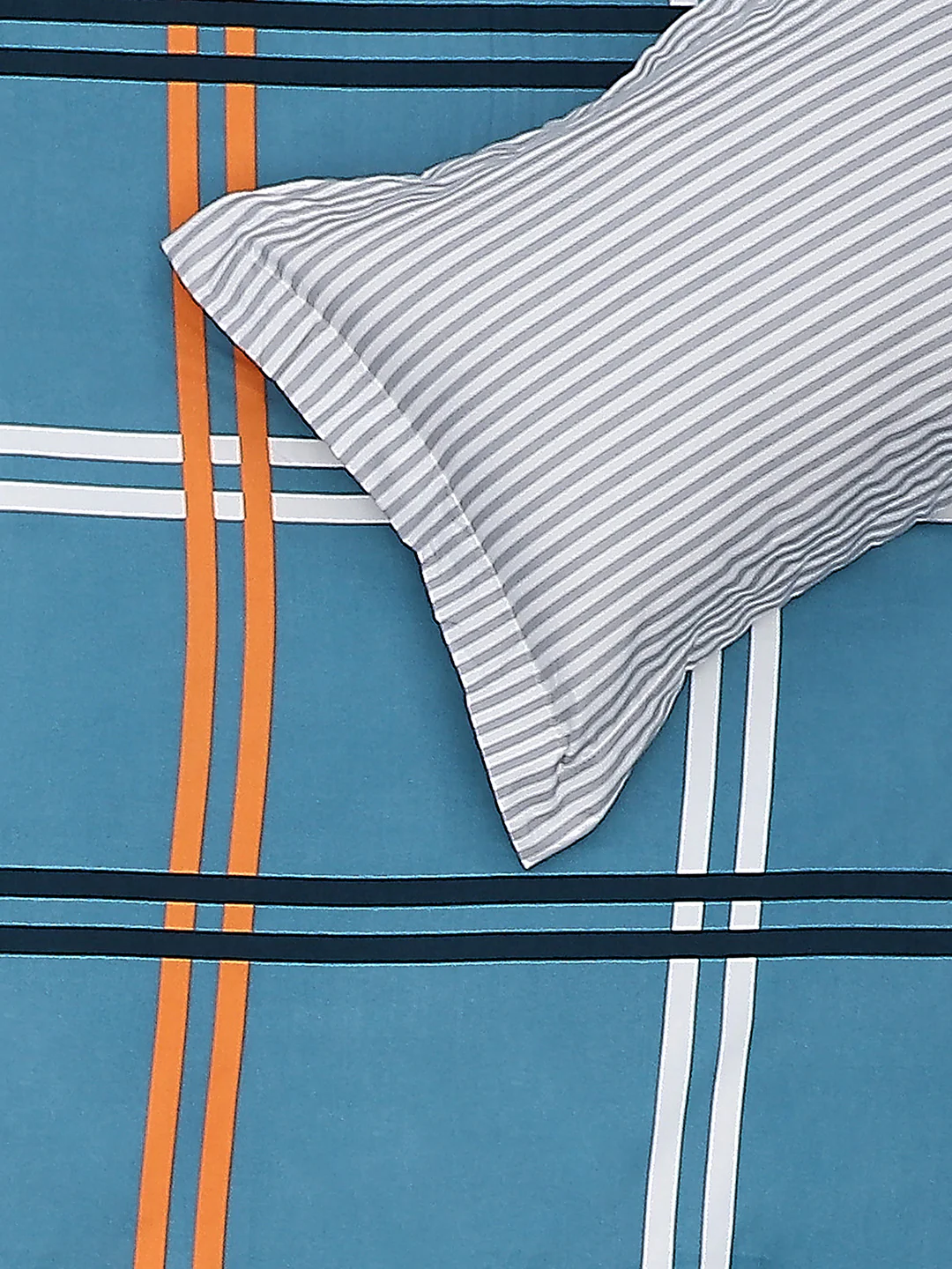 130 GSM Polyester Double Bed Bedsheet with 2 Pillow Covers - Image 6