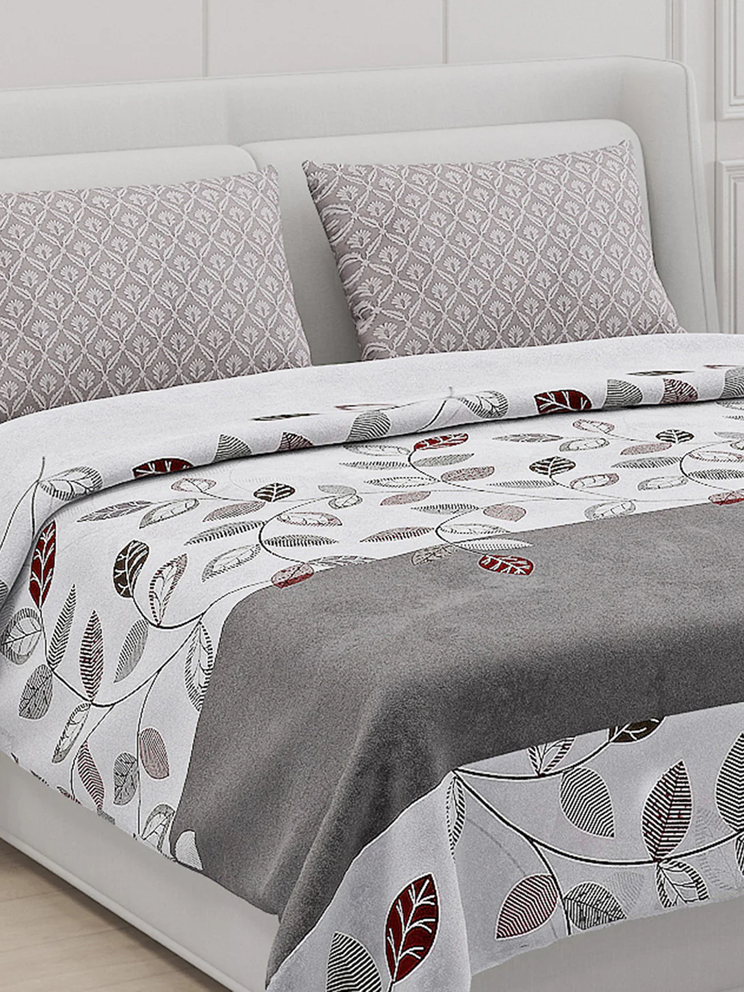 130 GSM Polyester Double Bed Bedsheet with 2 Pillow Covers - Image 5