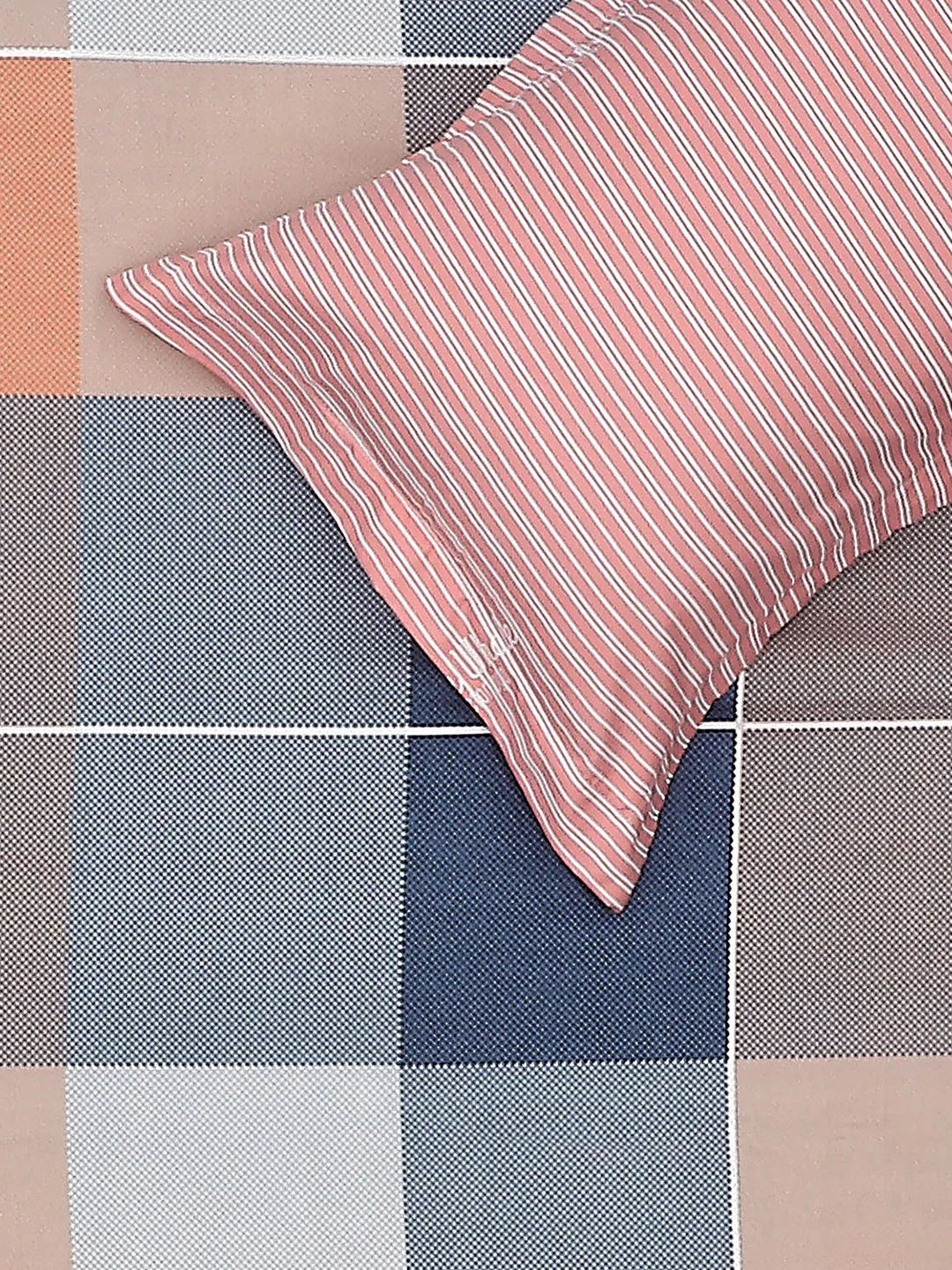130 GSM Polyester Double Bed Bedsheet with 2 Pillow Covers - Image 6