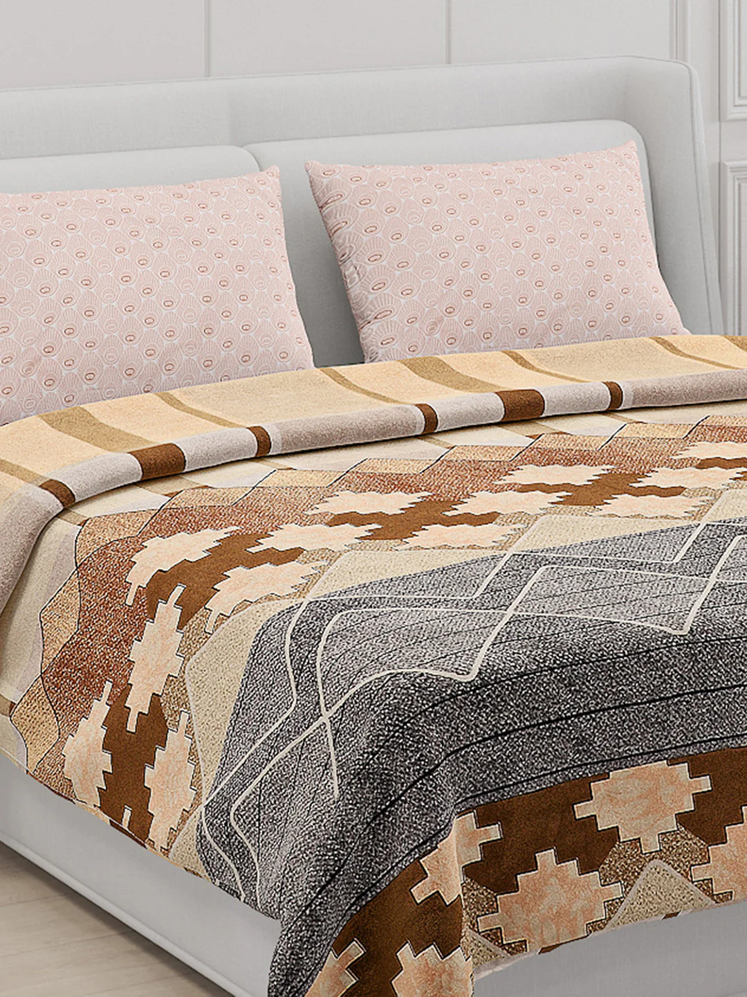 130 GSM Polyester Double Bed Bedsheet with 2 Pillow Covers - Image 5