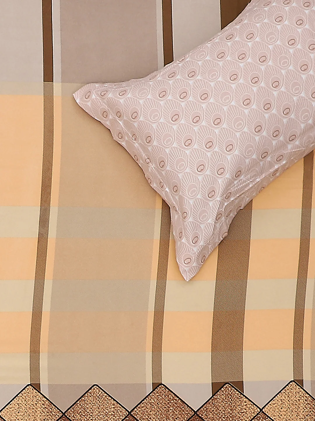 130 GSM Polyester Double Bed Bedsheet with 2 Pillow Covers - Image 6