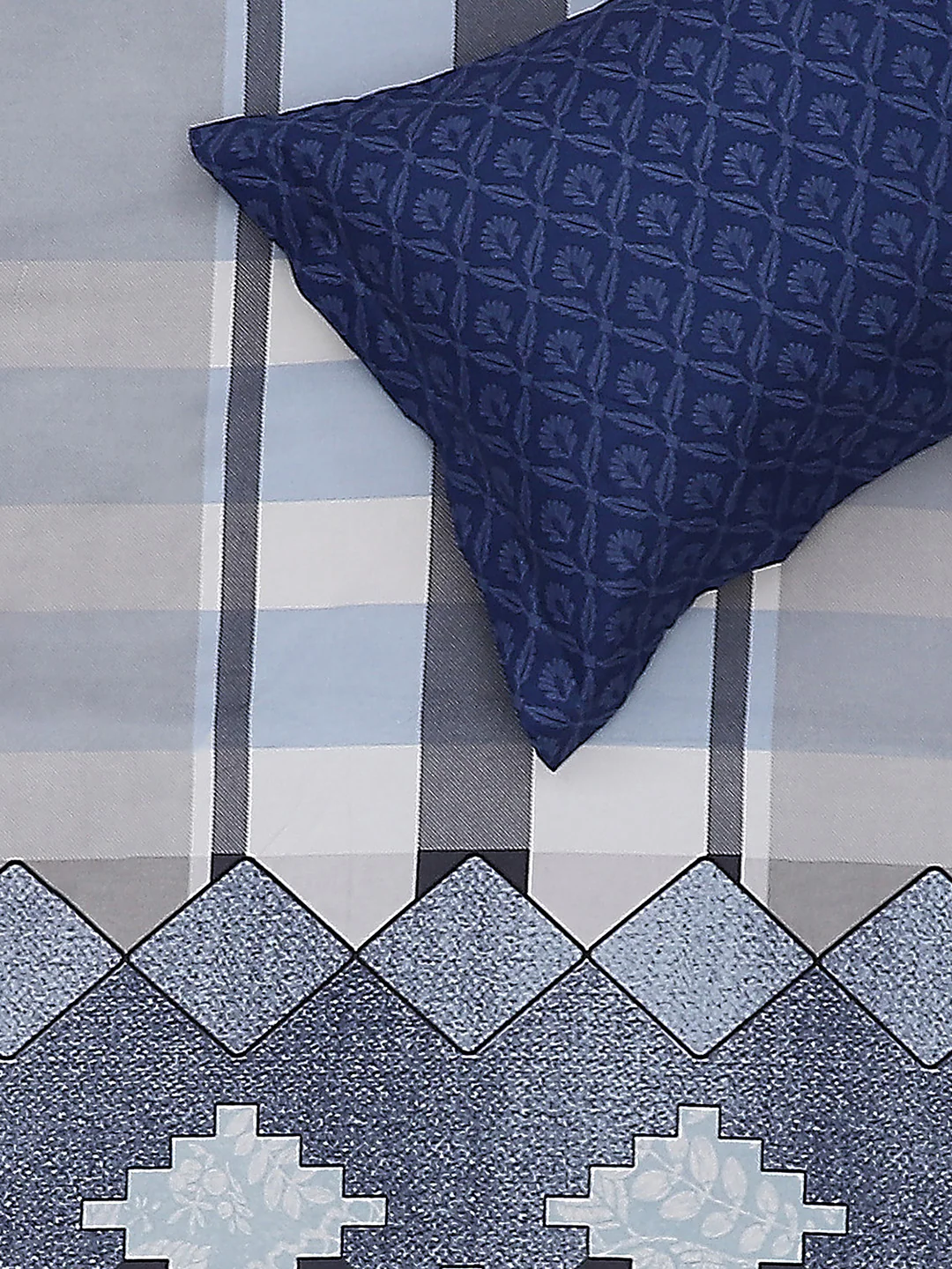 130 GSM Polyester Double Bed Bedsheet with 2 Pillow Covers - Image 6