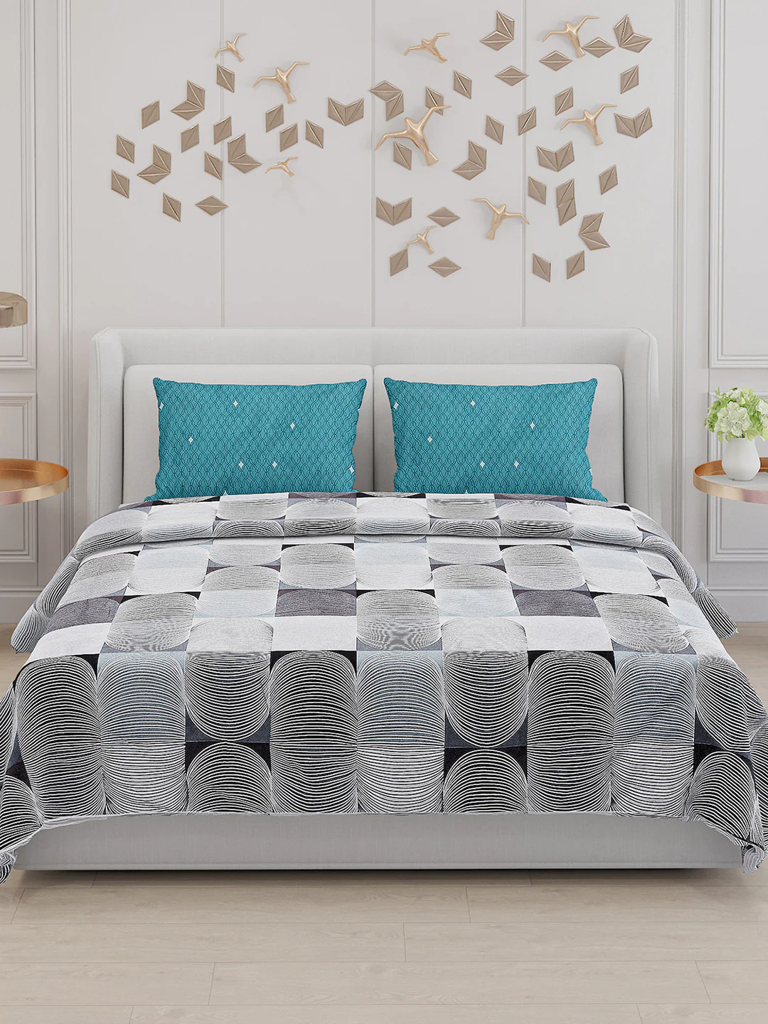 130 GSM Polyester Double Bed Bedsheet with 2 Pillow Covers - Image 3