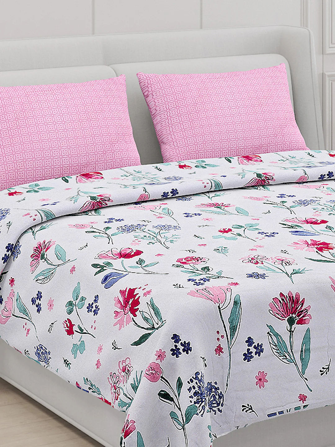 130 GSM Polyester Double Bed Bedsheet with 2 Pillow Covers - Image 5