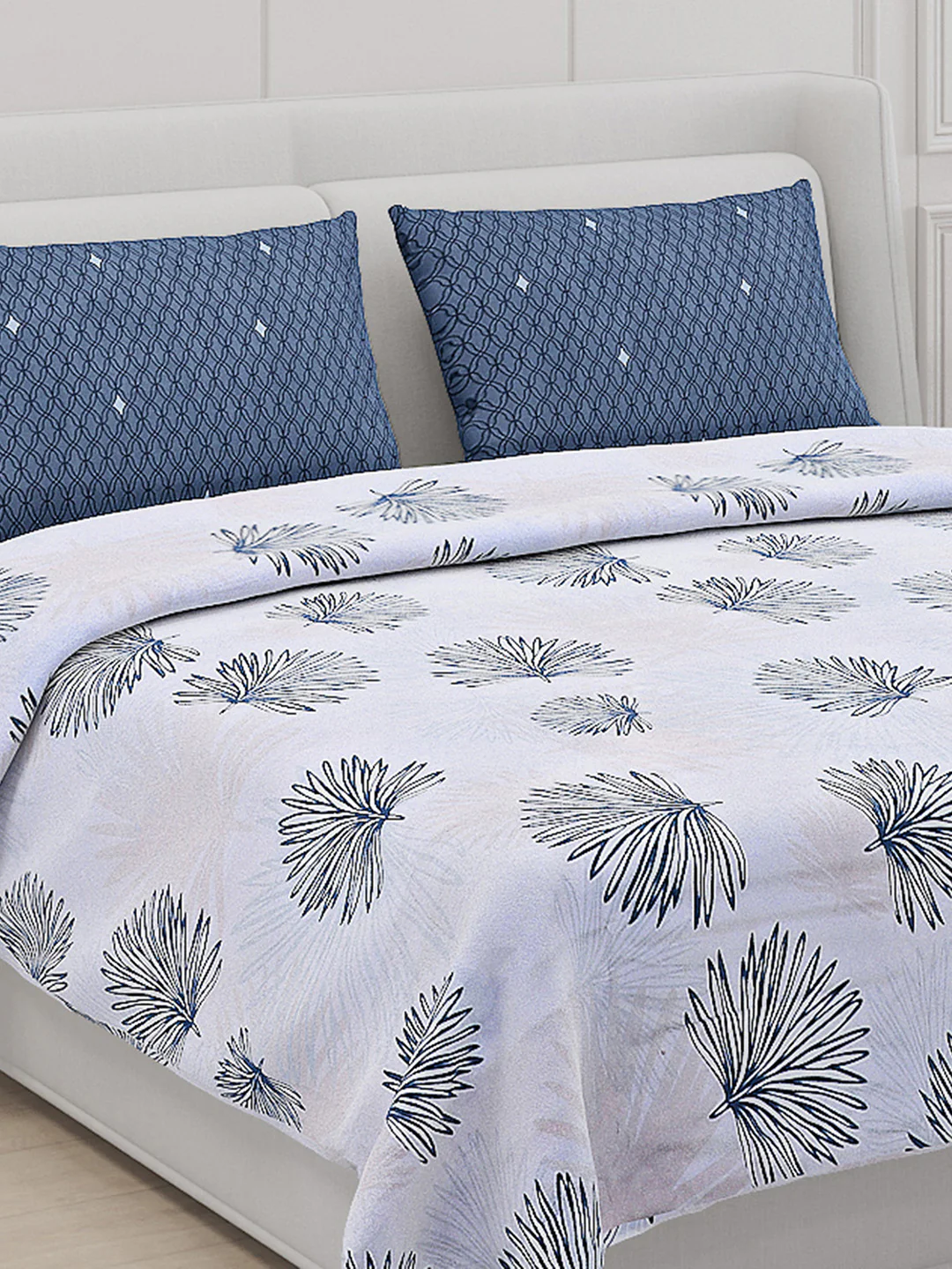 130 GSM Polyester Double Bed Bedsheet with 2 Pillow Covers - Image 5