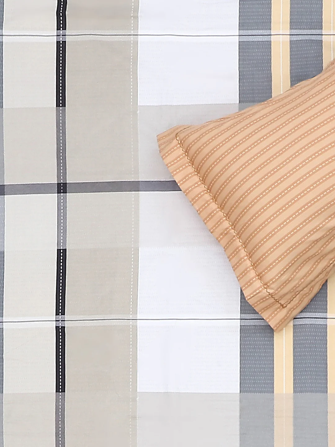 130 GSM Polyester Double Bed Bedsheet with 2 Pillow Covers - Image 6