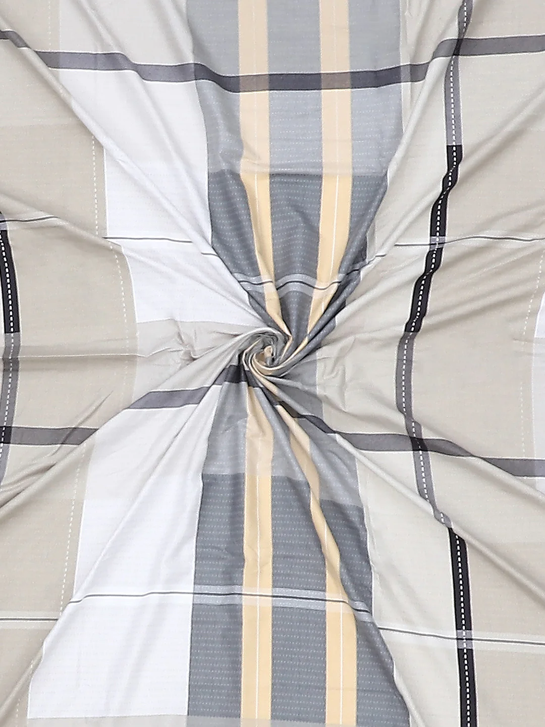 130 GSM Polyester Double Bed Bedsheet with 2 Pillow Covers - Image 9