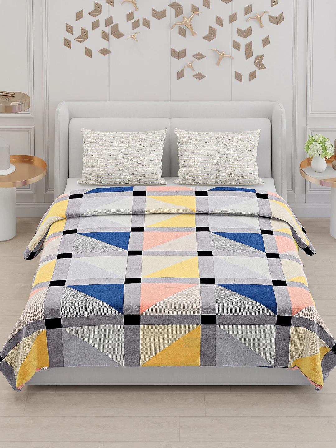 130 GSM Polyester Double Bed Bedsheet with 2 Pillow Covers - Image 2