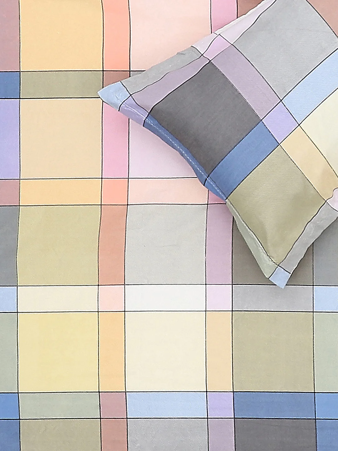 130 GSM Polyester Double Bed Bedsheet with 2 Pillow Covers - Image 6