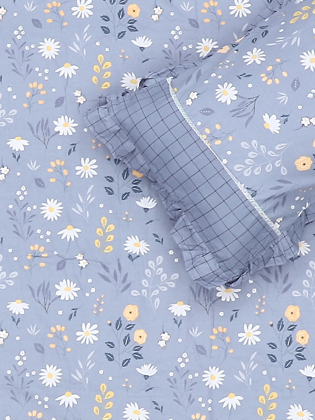 130 GSM Polyester Double Bed Bedsheet with 2 Pillow Covers - Image 6