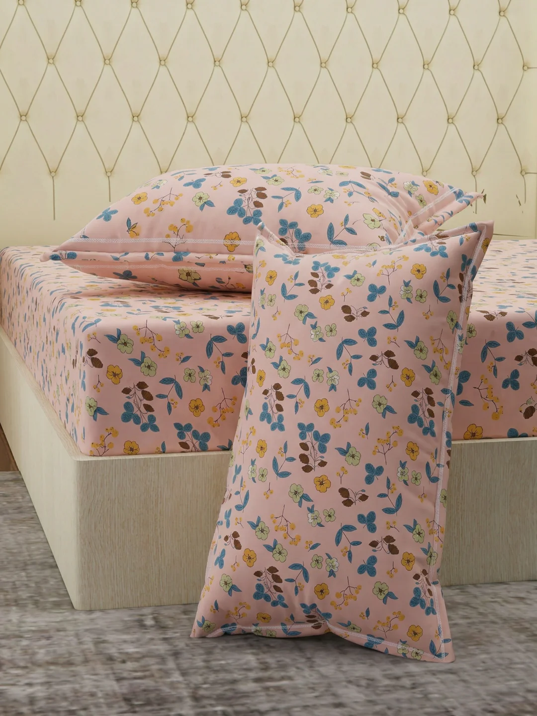 130 GSM Polyester Double Bed Bedsheet with 2 Pillow Covers Fashnik Collection - Image 5