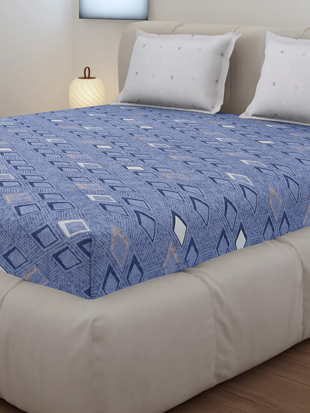 130 GSM Polyester King Size 1 Bedsheet with 2 Pillow Covers (Edmond) - Image 4