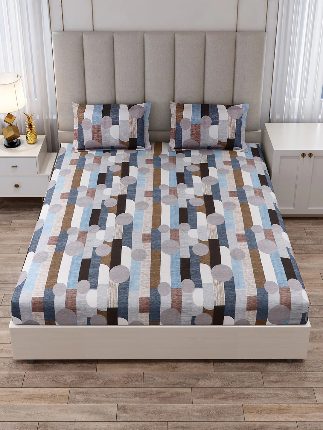 130 GSM Polyester King Size 1 Bedsheet with 2 Pillow Covers (Royal King) - Image 3
