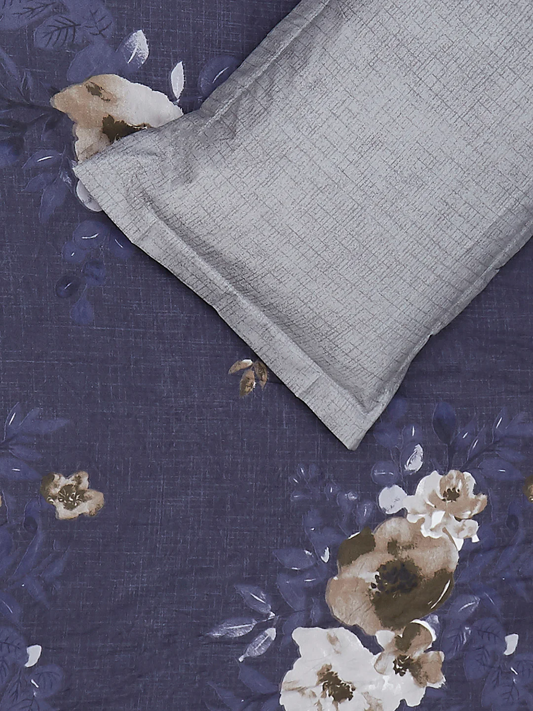 130 GSM Polyester King Size 1 Bedsheet with 2 Pillow Covers (Stanley) - Image 5