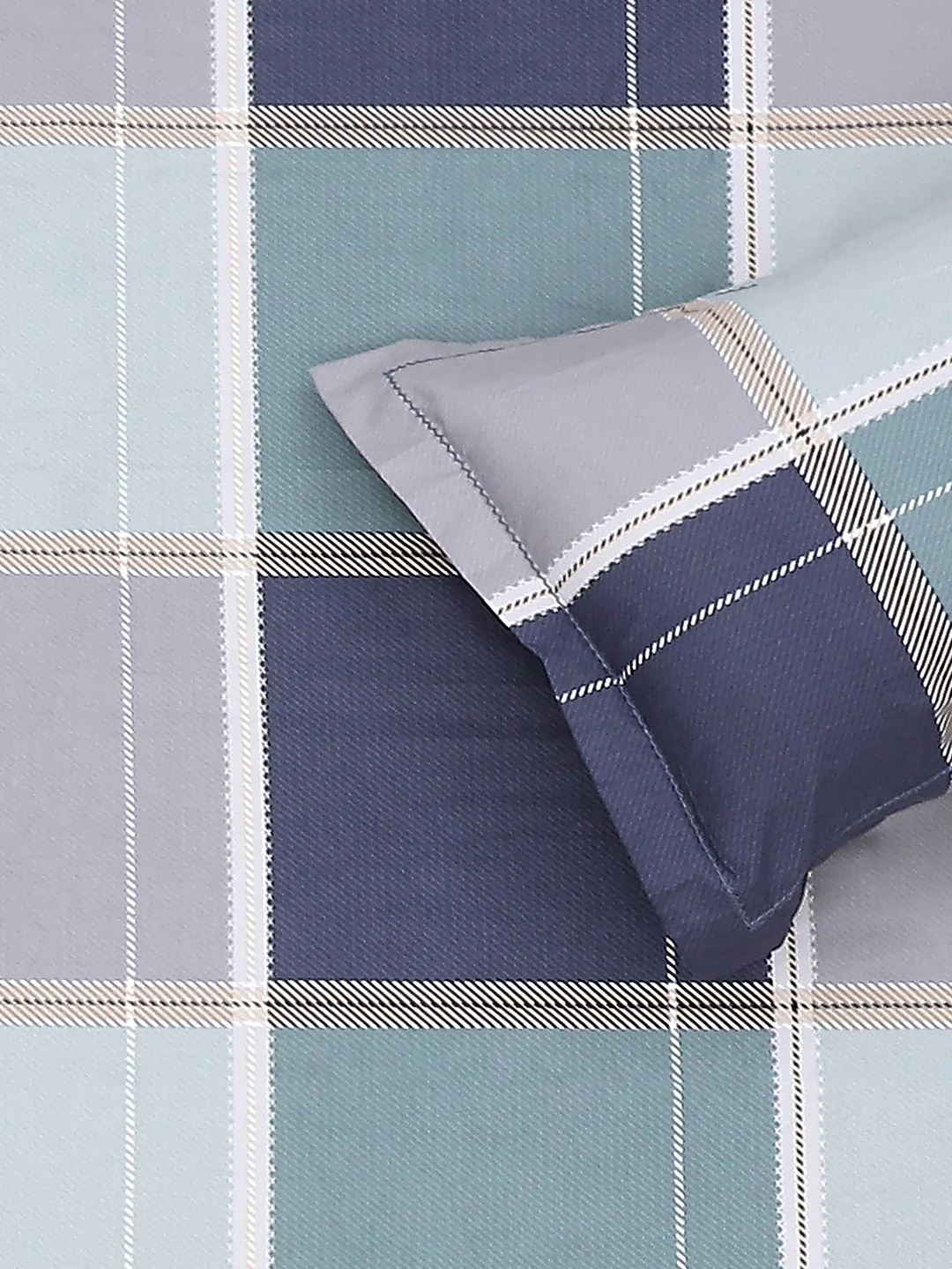140 GSM Polyester Double Bed Bedsheet with 2 Pillow Covers - Image 6