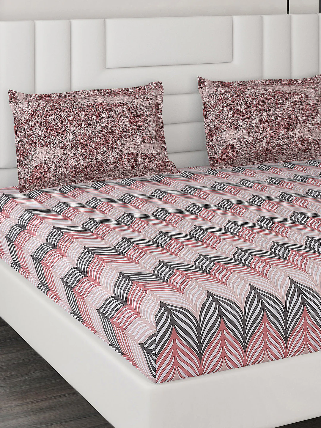 144 TC Cotton Double Bedsheet with 2 Pillow Covers - Image 4