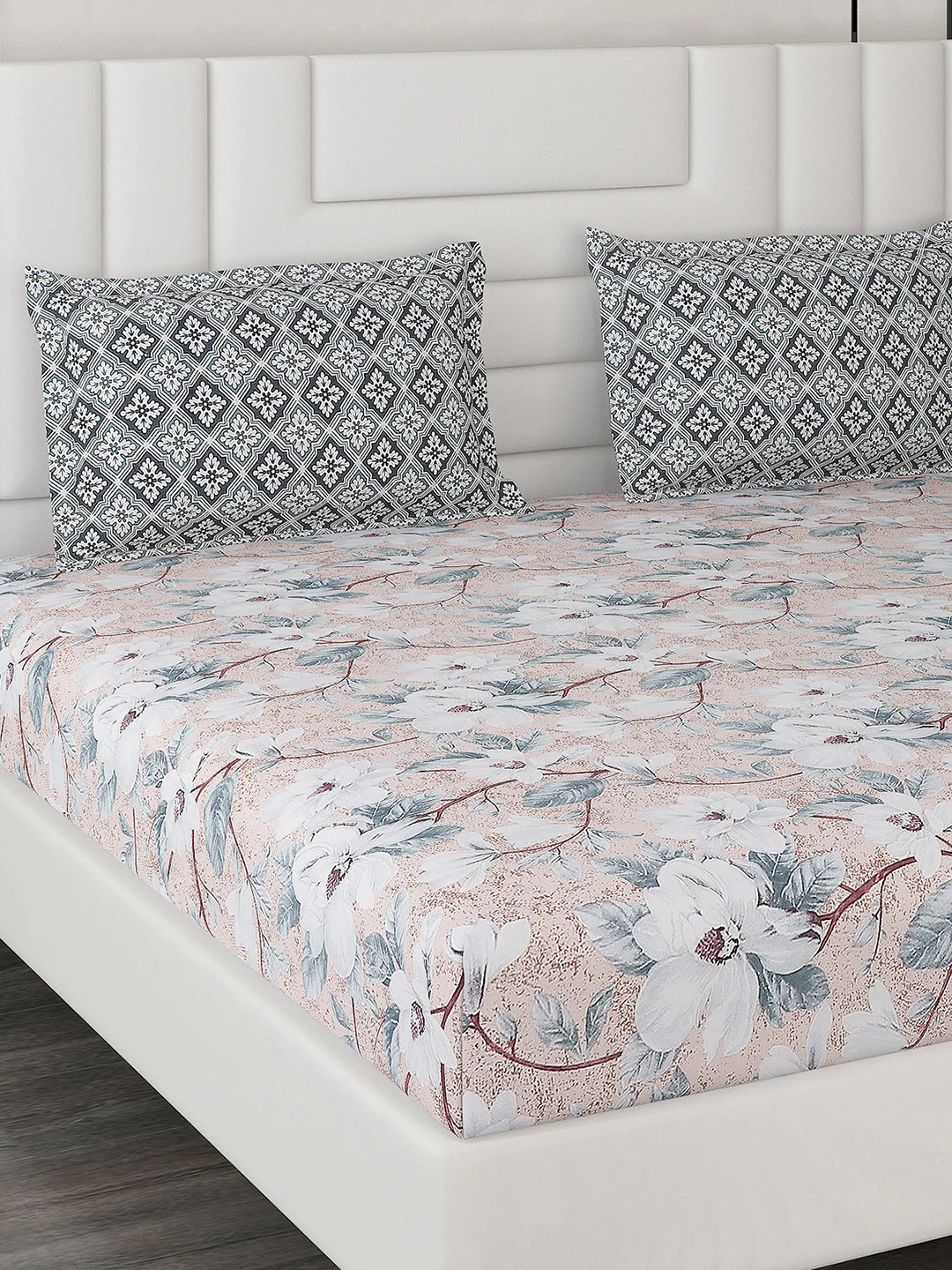 144 TC Cotton Double Bedsheet with 2 Pillow Covers - Image 4