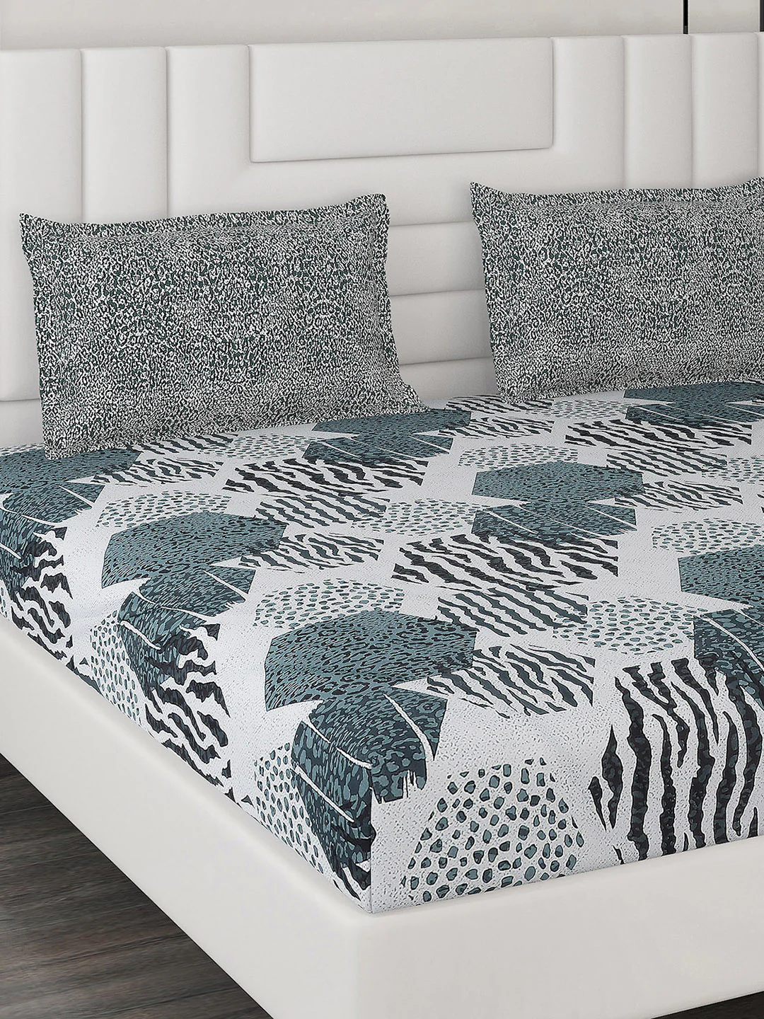 144 TC Cotton Double Bedsheet with 2 Pillow Covers - Image 4