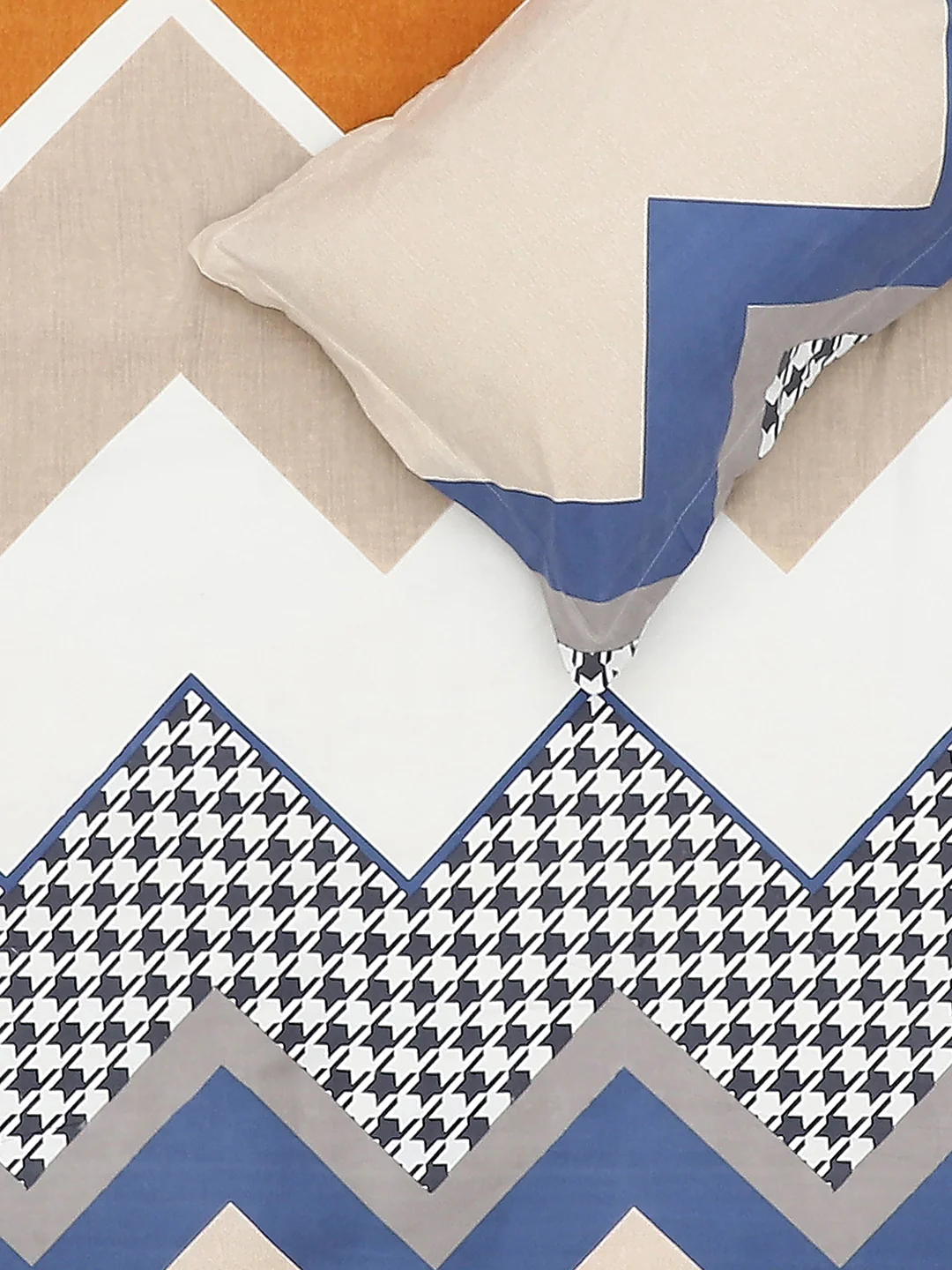 145 GSM Polyester Double Bed Bedsheet with 2 Pillow Covers - Image 6
