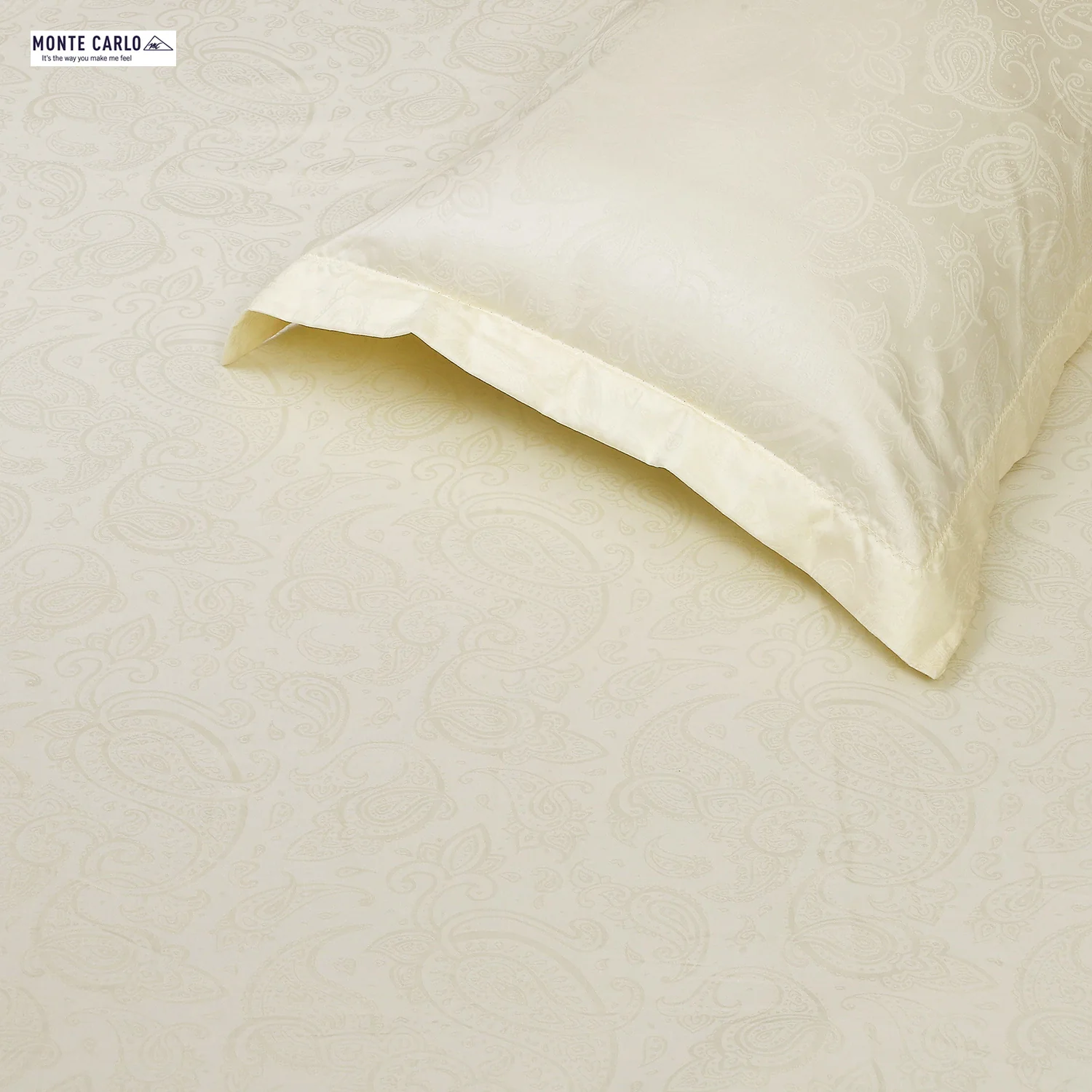 400 TC Cotton Double Bedsheet with 2 Pillow Covers - Image 5