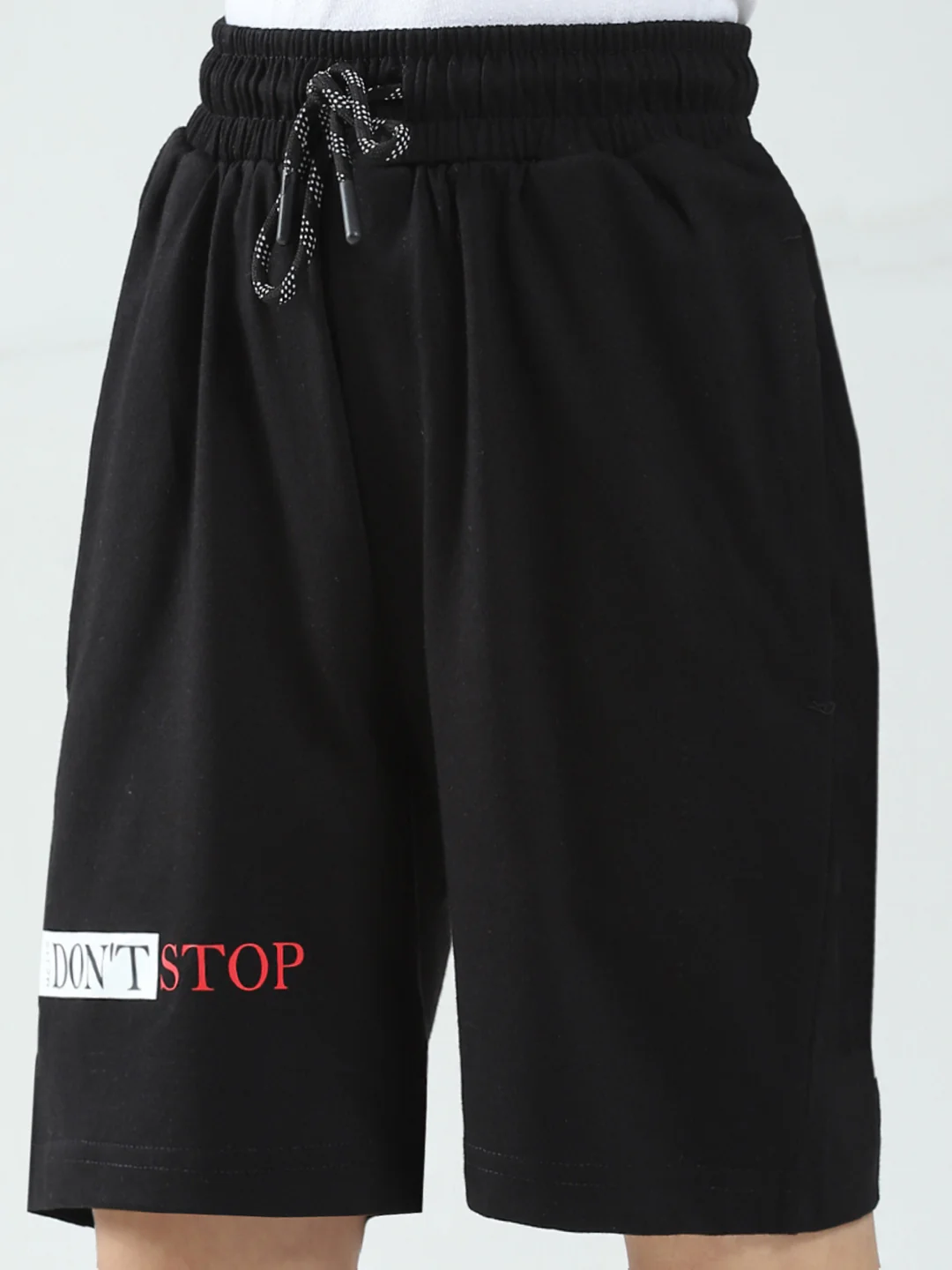Boys Black Printed Regular Fit Bermuda - Image 6