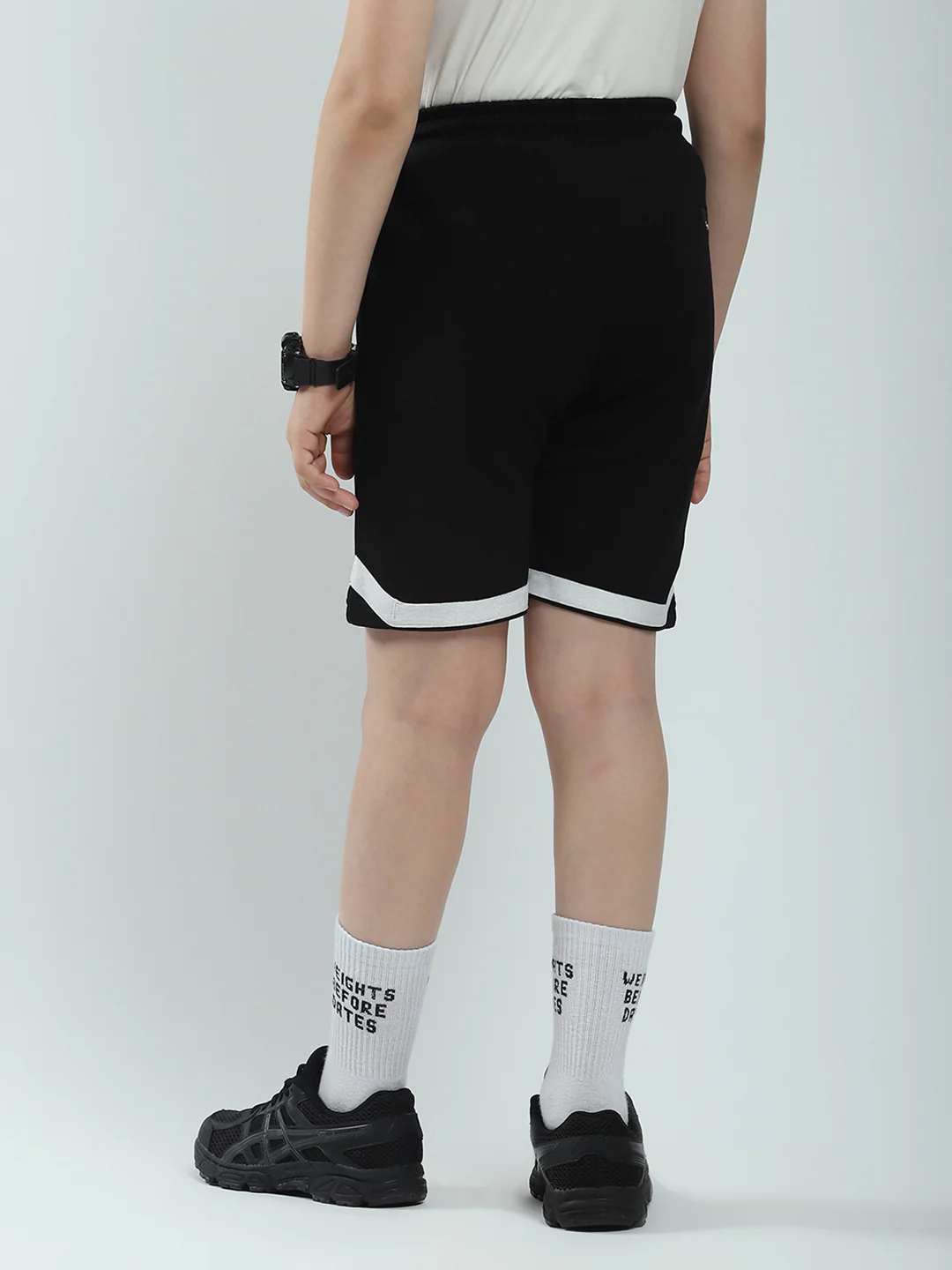 Boys Black Printed Regular Fit Bermuda - Image 5