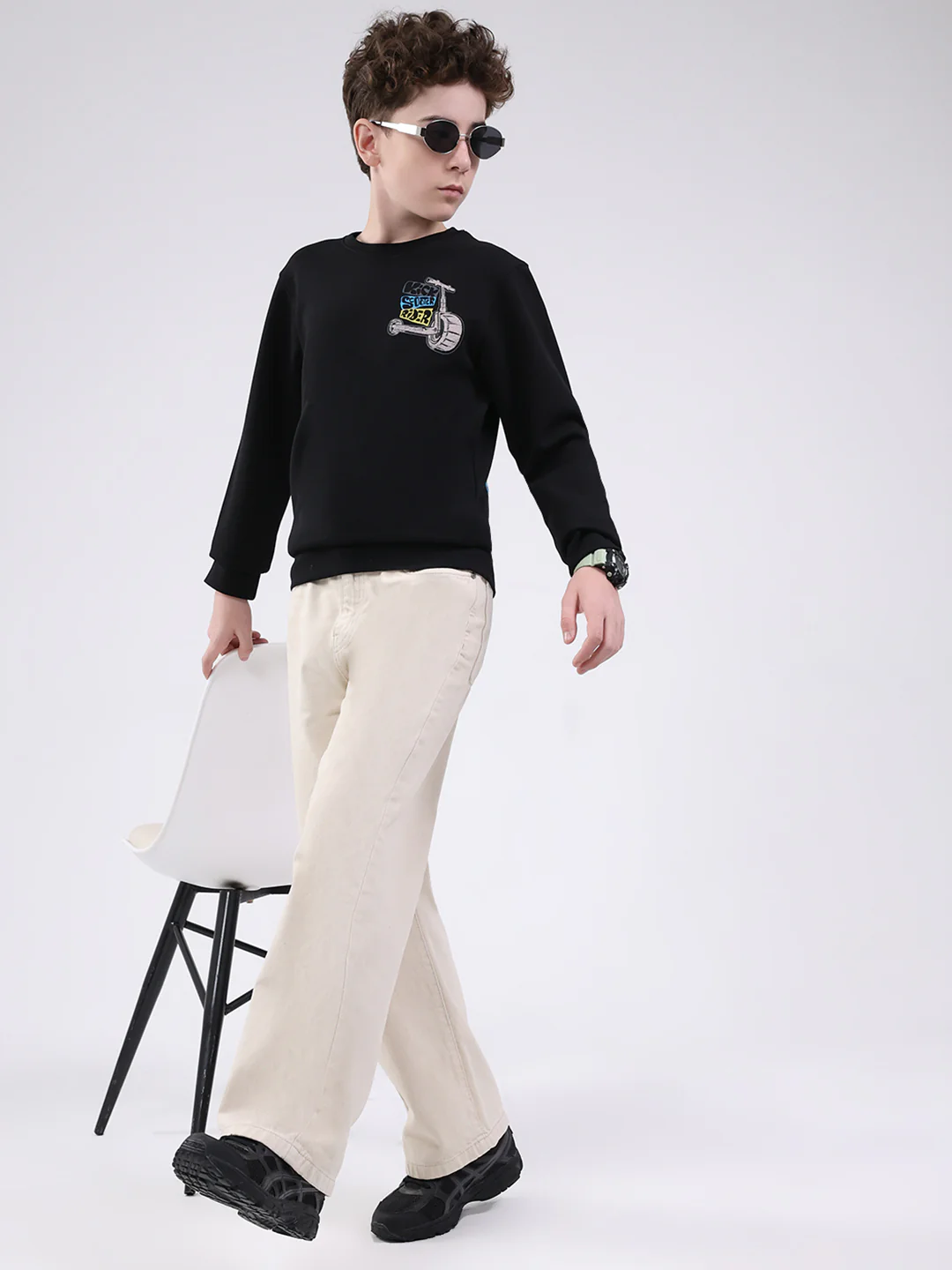 Boys Black Printed Round Neck Full Sleeve Sweatshirt - Image 2