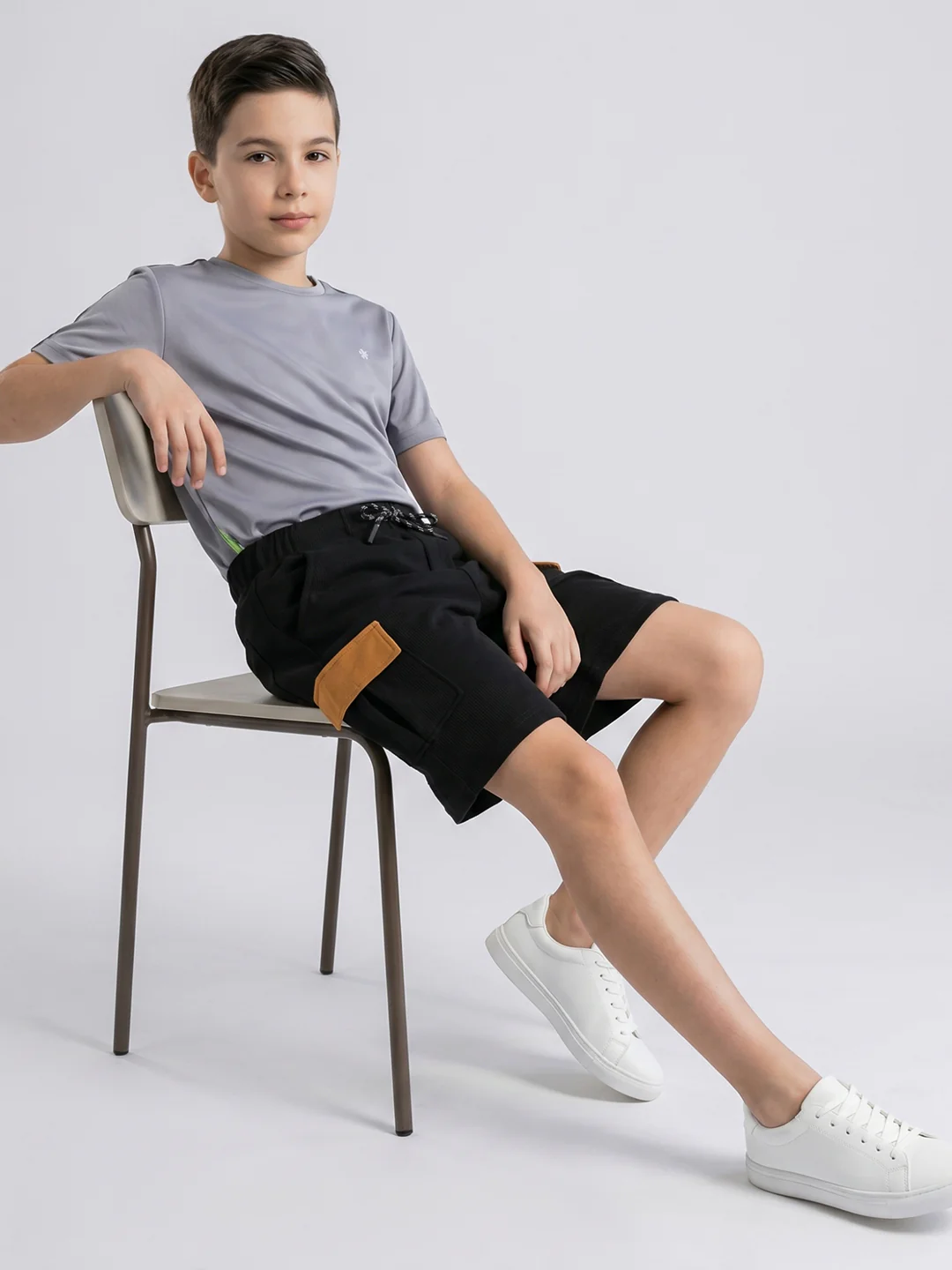 Boys Black Self Design Regular Fit Shorts - Image 5