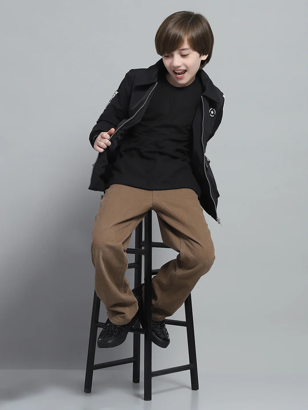 Boys Black Solid Collar Full Sleeve Jacket - Image 2