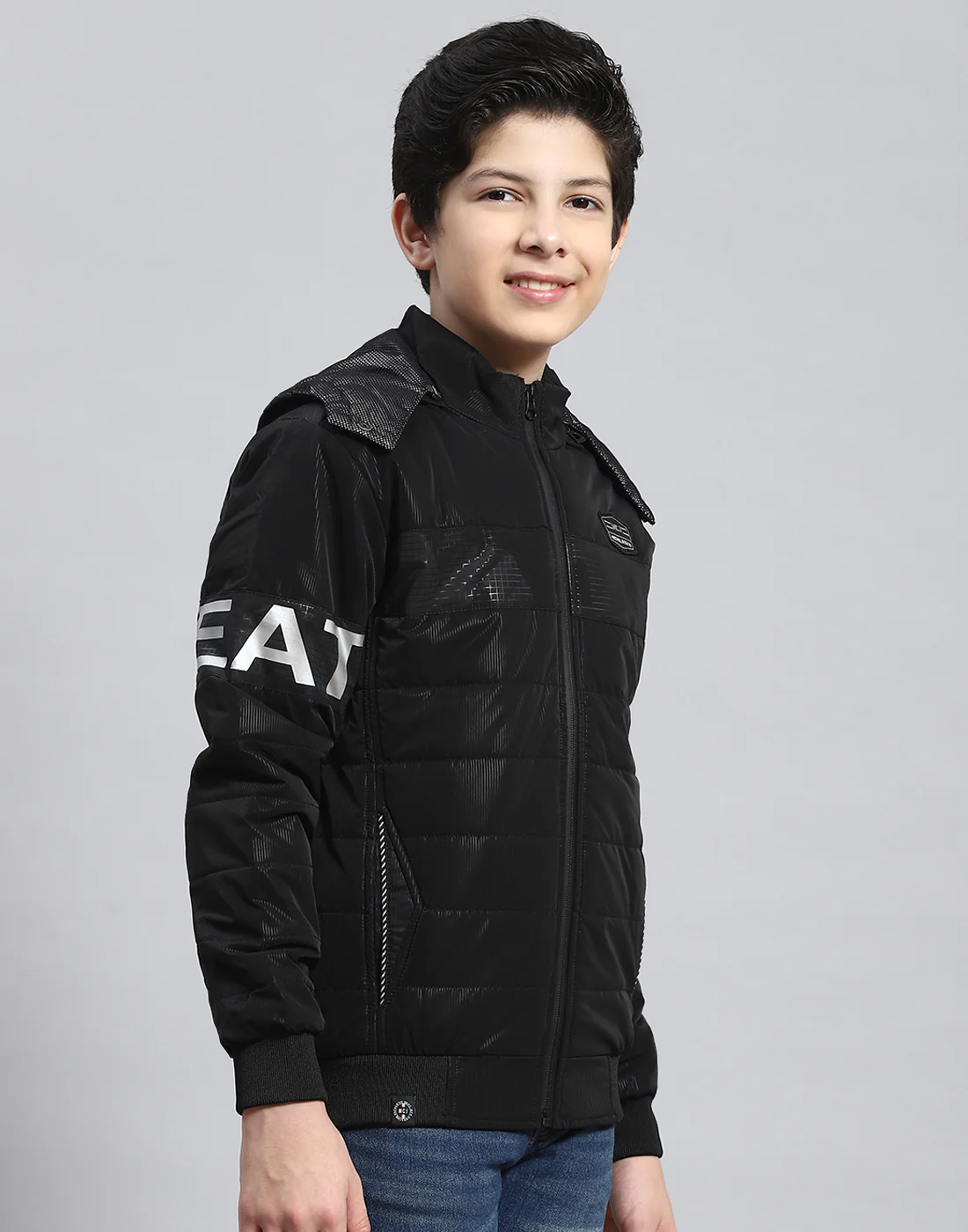 Boys Black Solid Hooded Full Sleeve Heating Jacket - Image 4