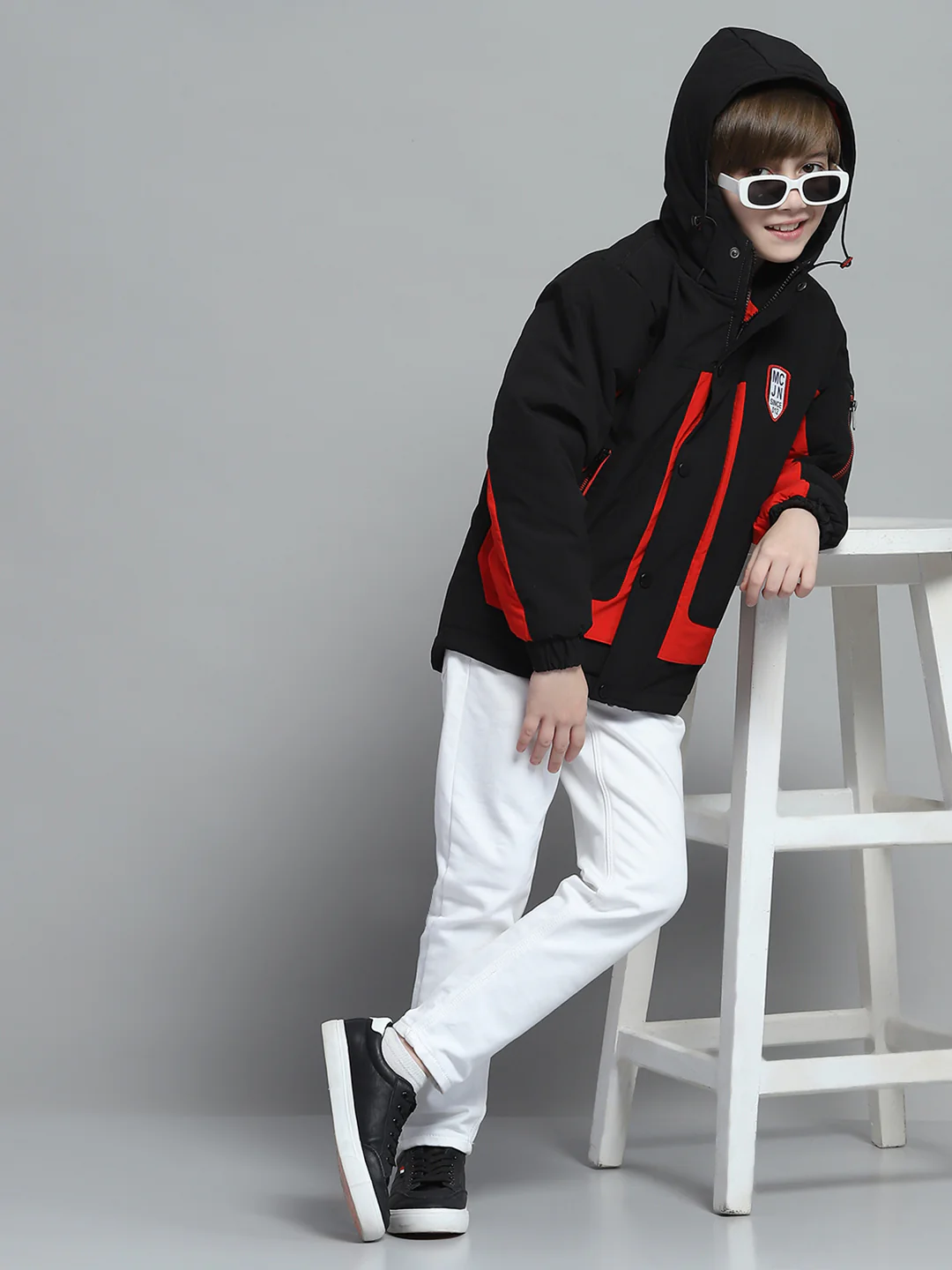 Boys Black Solid Hooded Full Sleeve Jacket - Image 2
