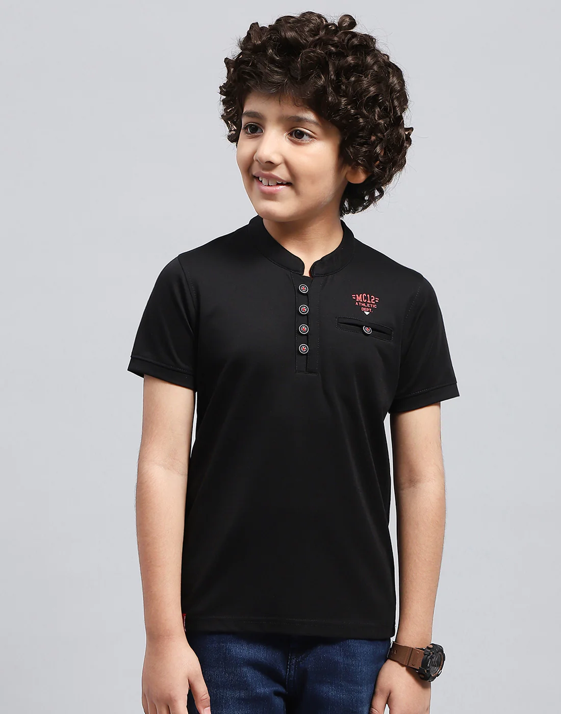 Boys Black Solid Mandarin Neck Half Sleeve T-Shirt - Image 3