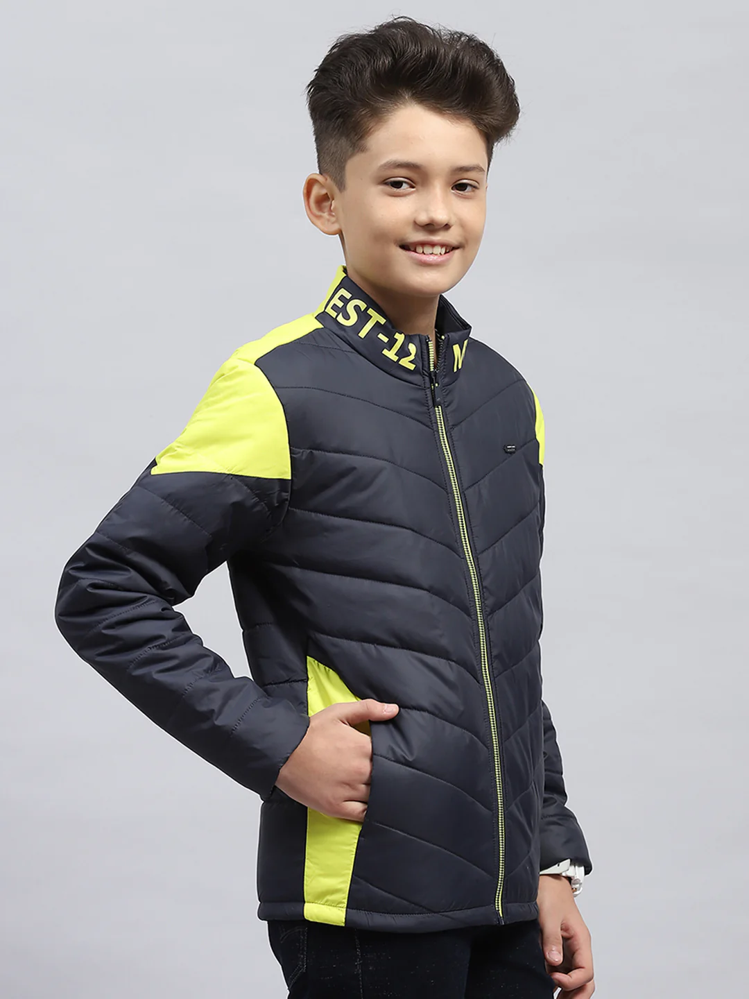 Boys Black Solid Mock Neck Full Sleeve Jacket - Image 4