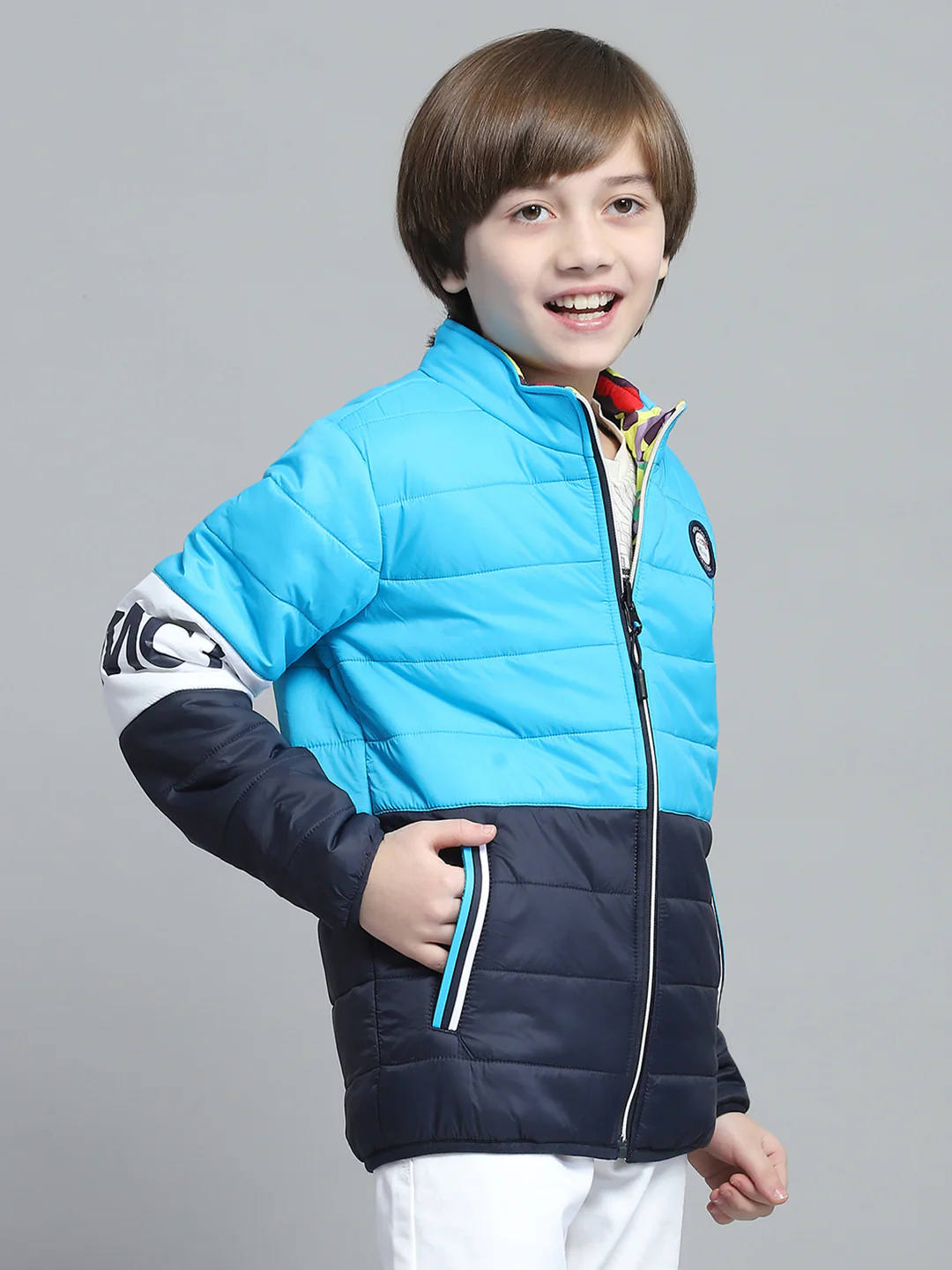 Boys Blue Solid Mock Neck Full Sleeve Reversible Jacket - Image 4