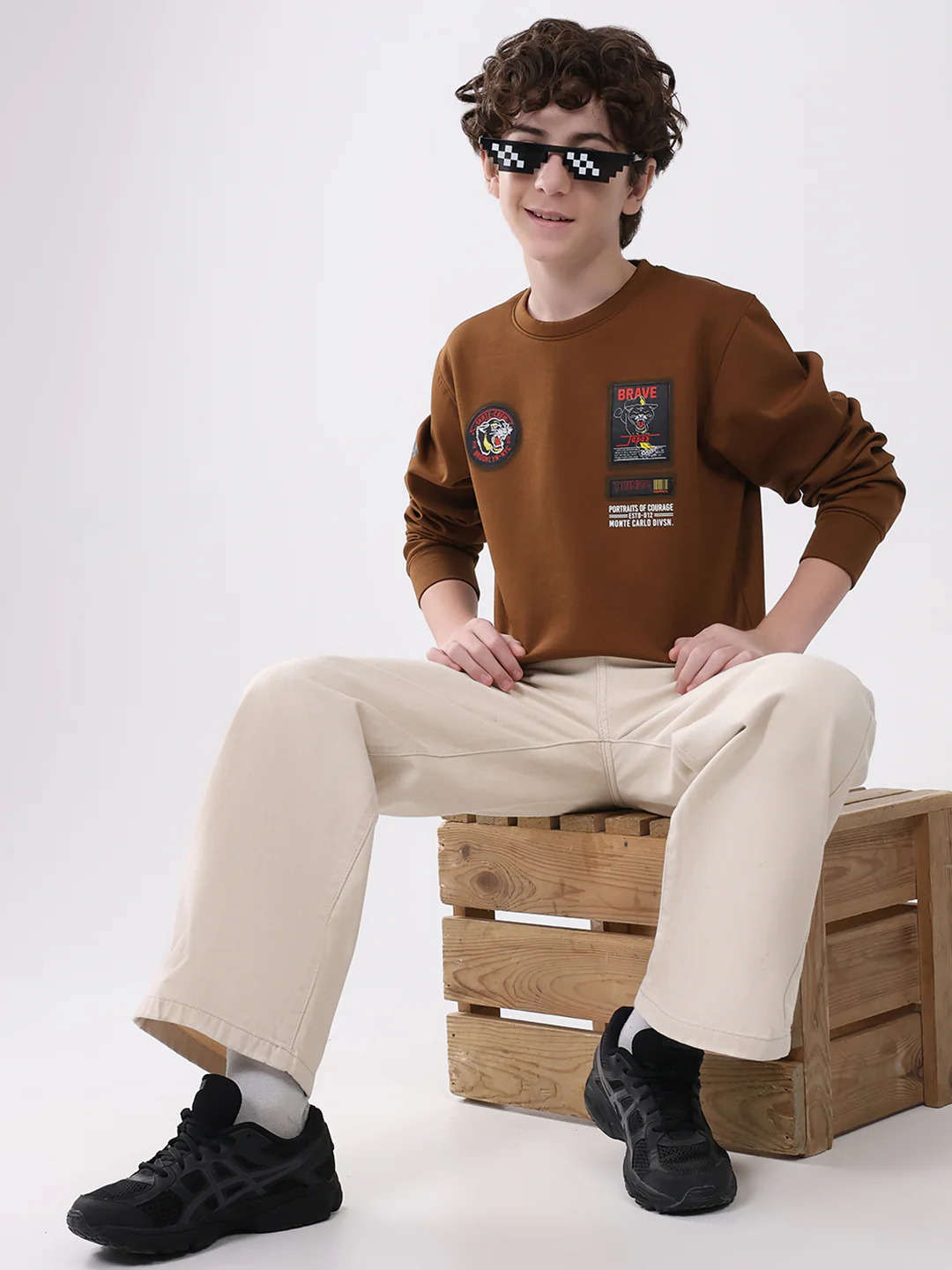 Boys Brown Printed Round Neck Full Sleeve Sweatshirt - Image 2