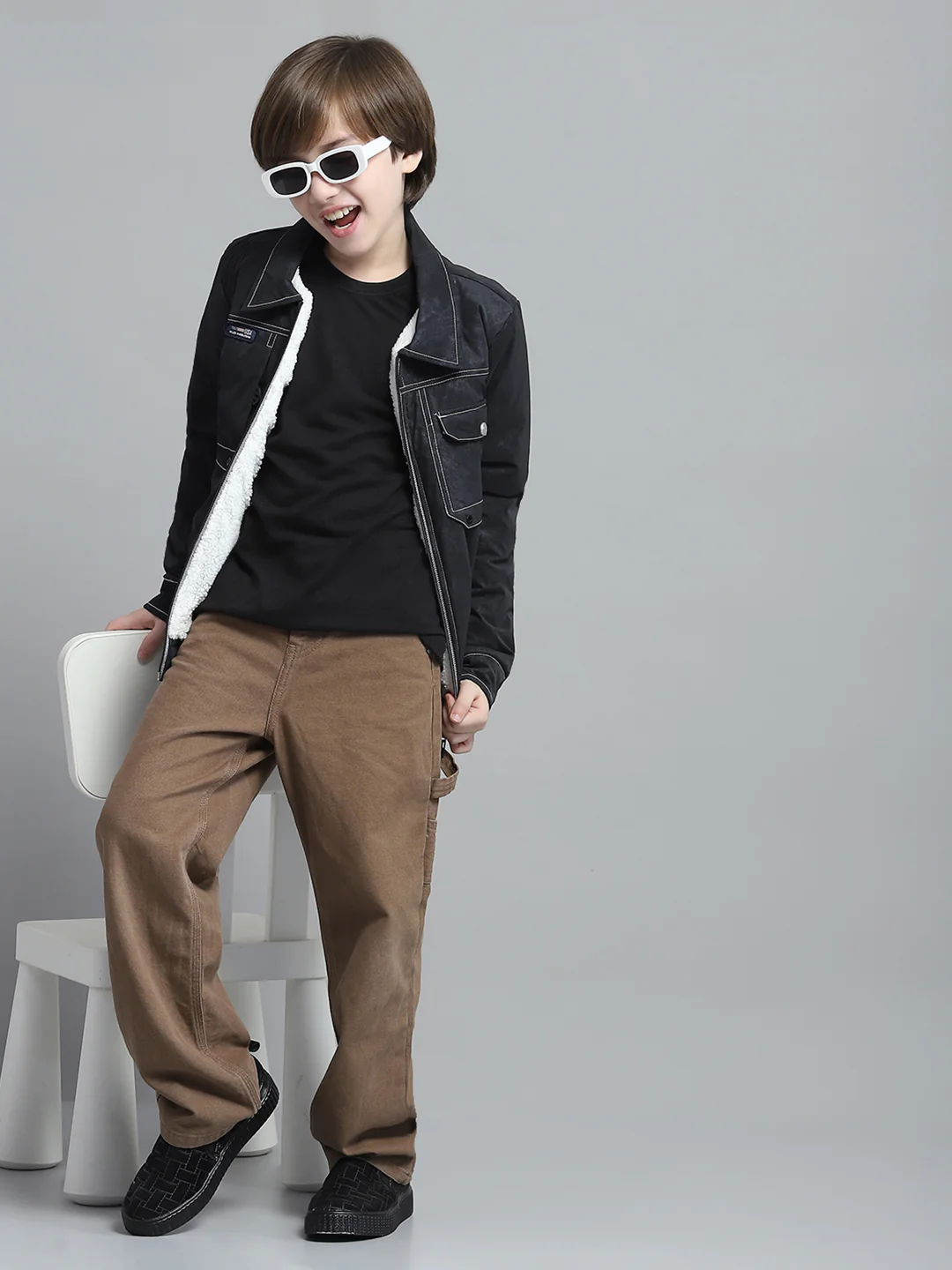 Boys Charcoal Solid Collar Full Sleeve Jacket - Image 2