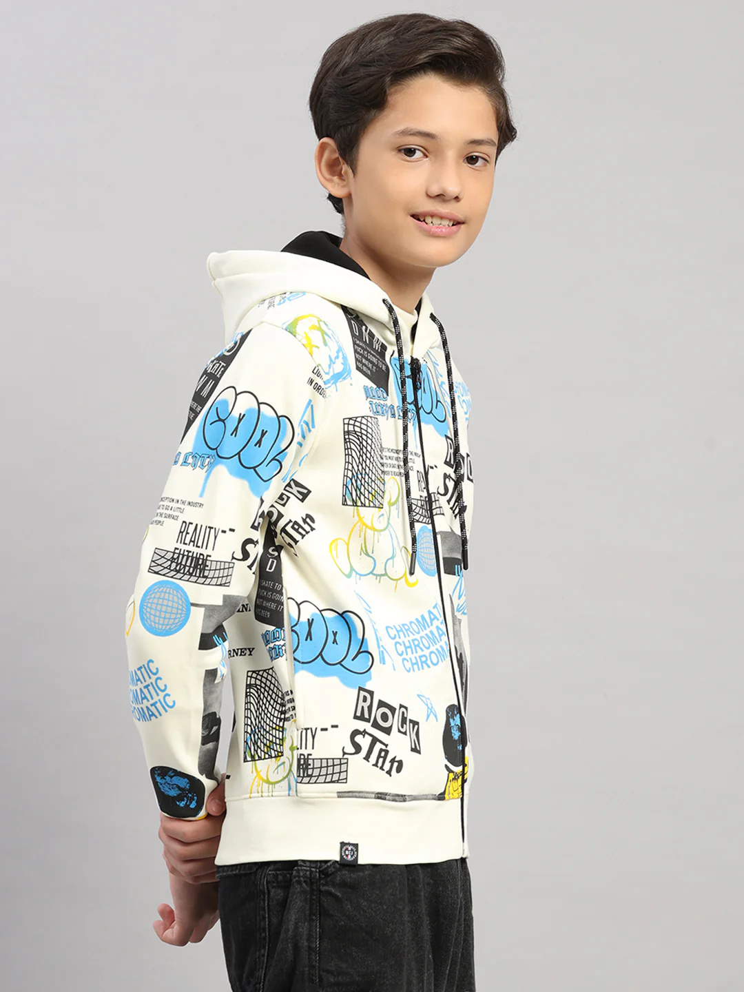 Boys Cream Printed Hooded Full Sleeve Sweatshirt - Image 4
