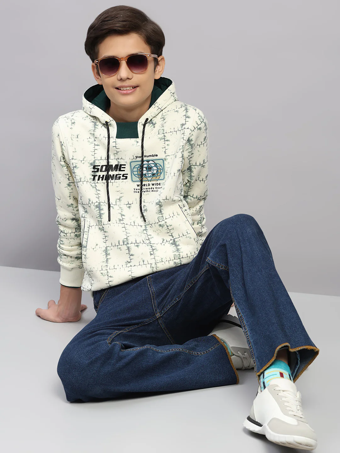 Boys Cream Printed Round Neck Full Sleeve Sweatshirt - Image 2
