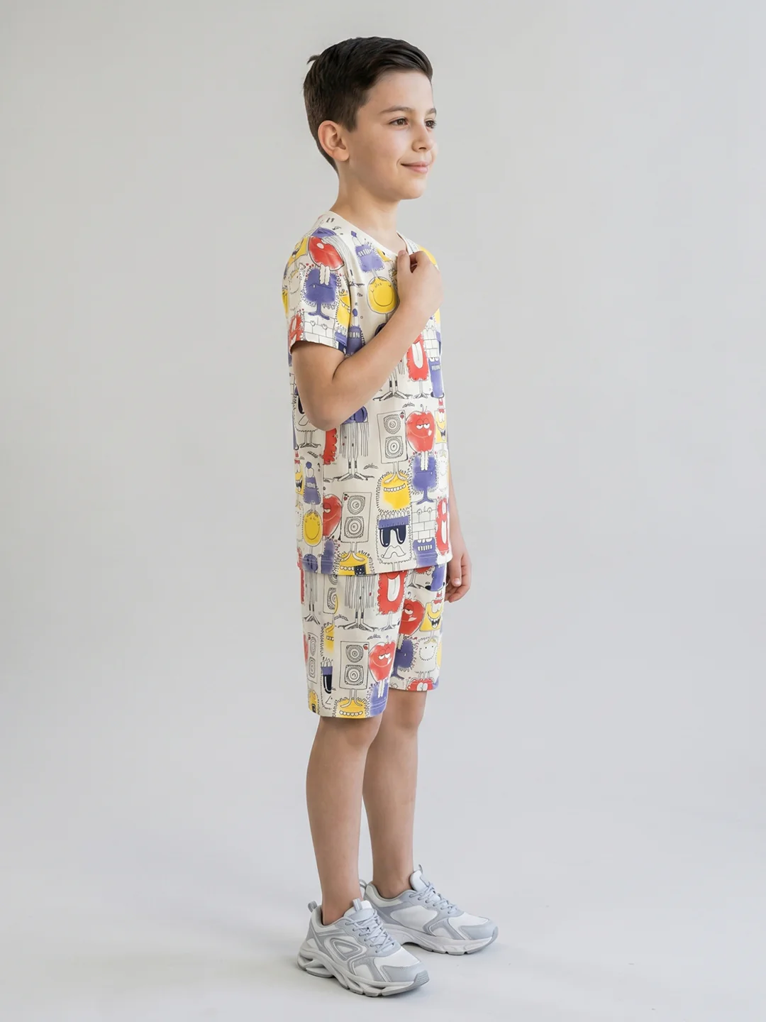 Boys Cream Printed Round Neck Half Sleeve Cords Set - Image 2
