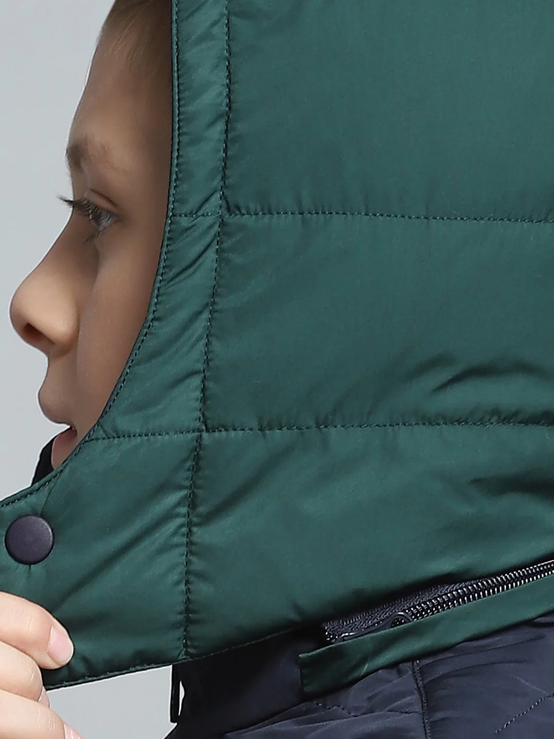 Boys Green Printed Detachable Hood Sleeveless Reversible Jacket - Image 9