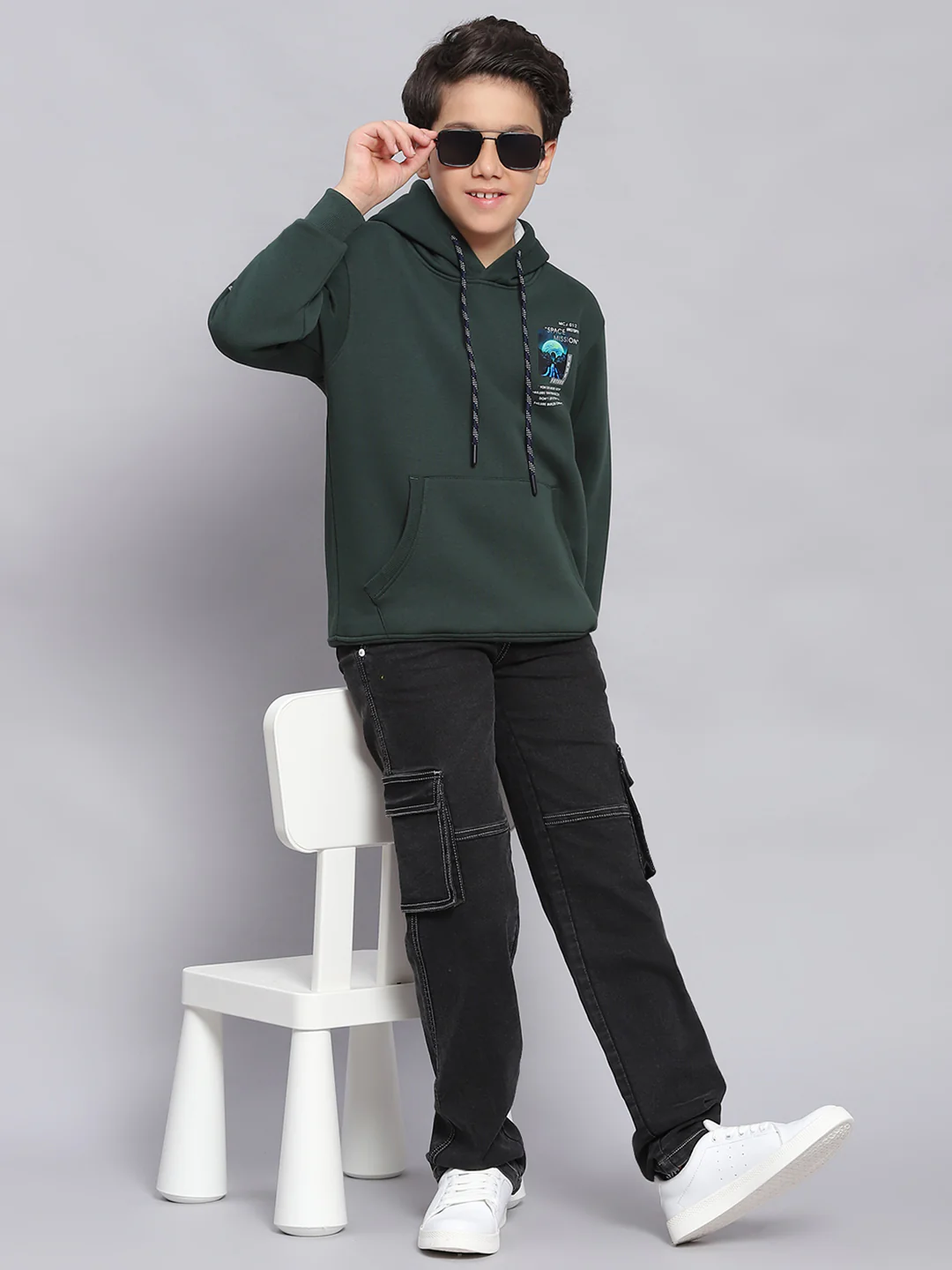 Boys Green Printed Hooded Full Sleeve Sweatshirt - Image 2