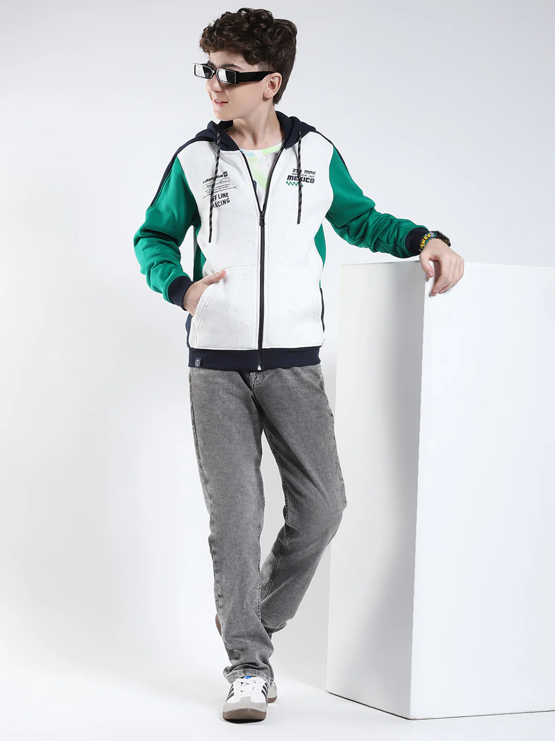 Boys Green Printed Hooded Full Sleeve Sweatshirt - Image 2