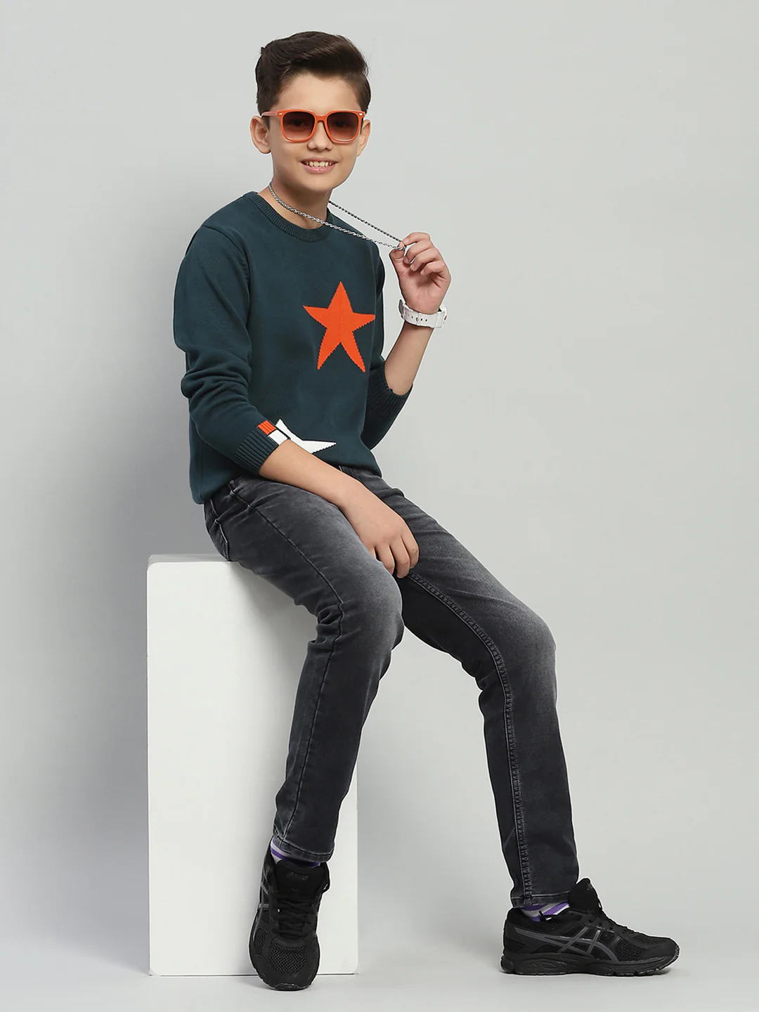 Boys Green Self Design Round Neck Full Sleeve Pullover - Image 2