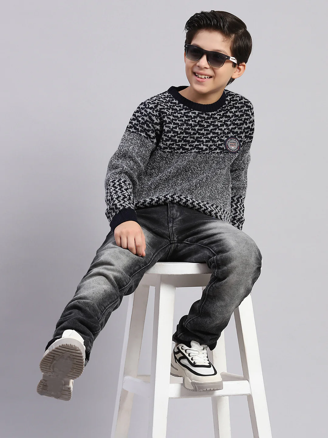Boys Grey Self Design Round Neck Full Sleeve Sweater - Image 2